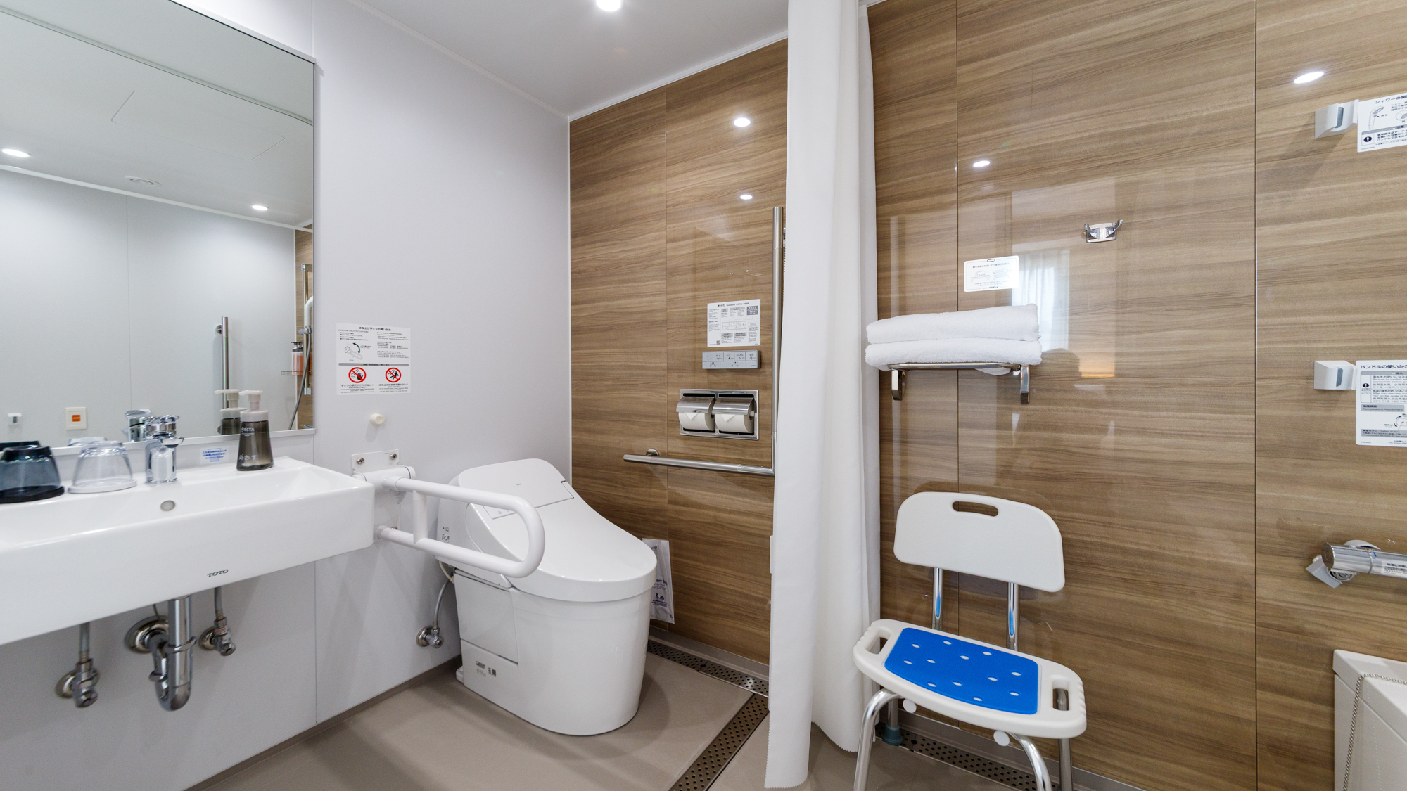 【ユニバーサルルーム】ユニットバスの一例