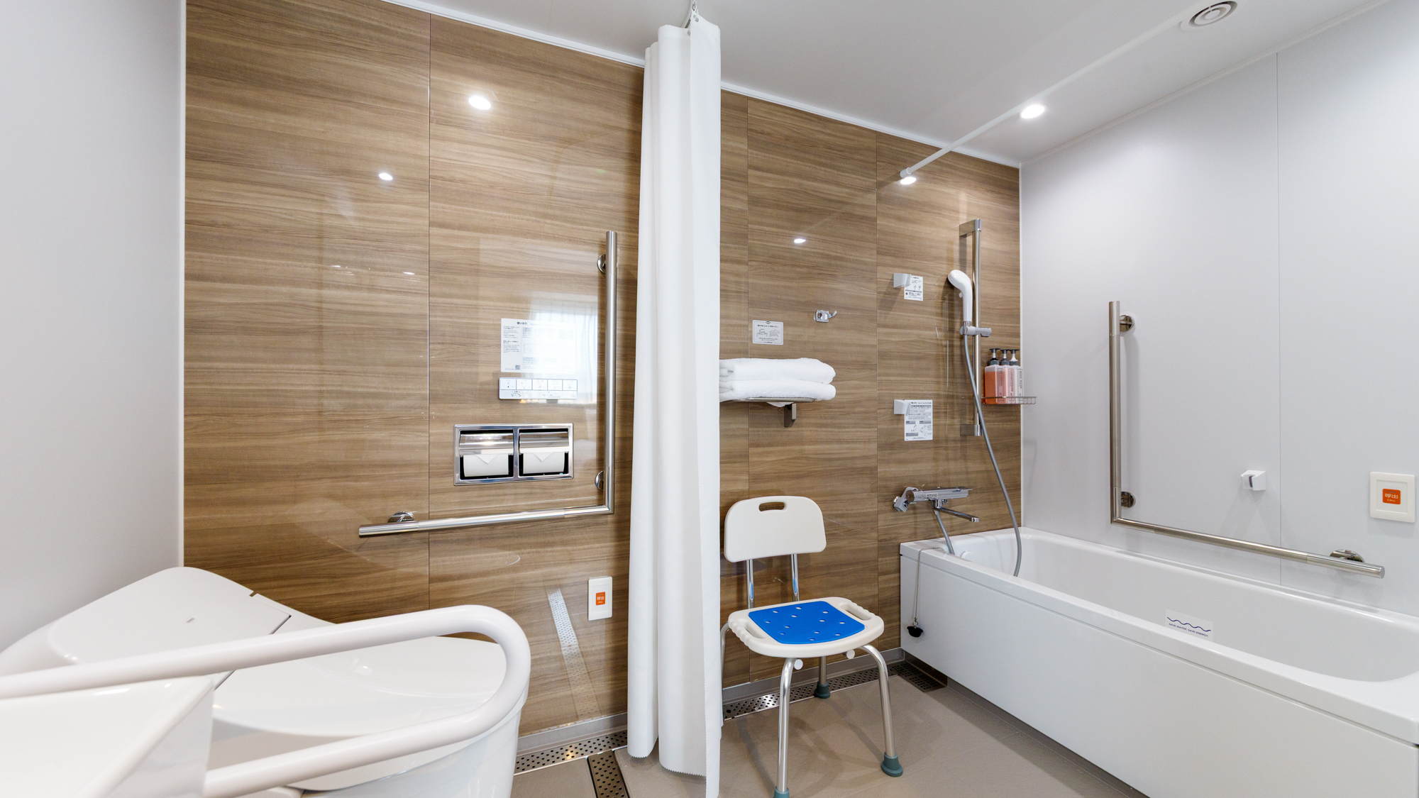 【ユニバーサルルーム】ユニットバスの一例