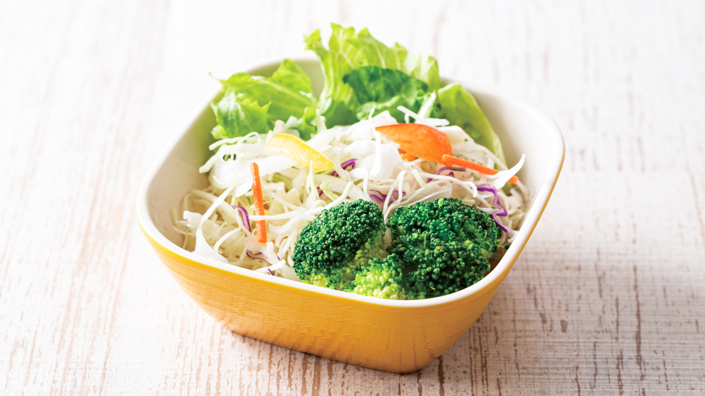 ■ミックスサラダ■さわやかな朝に欠かせないサラダ。トッピングと合わせてお召し上がりください。