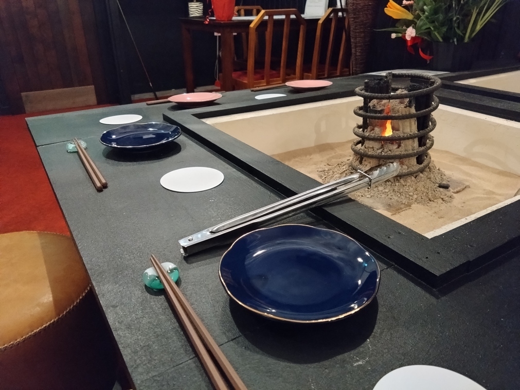 【囲炉裏料理付1泊2食】美味しい魚を串焼きでいただく原始焼き夕食と健康和朝食付きプラン