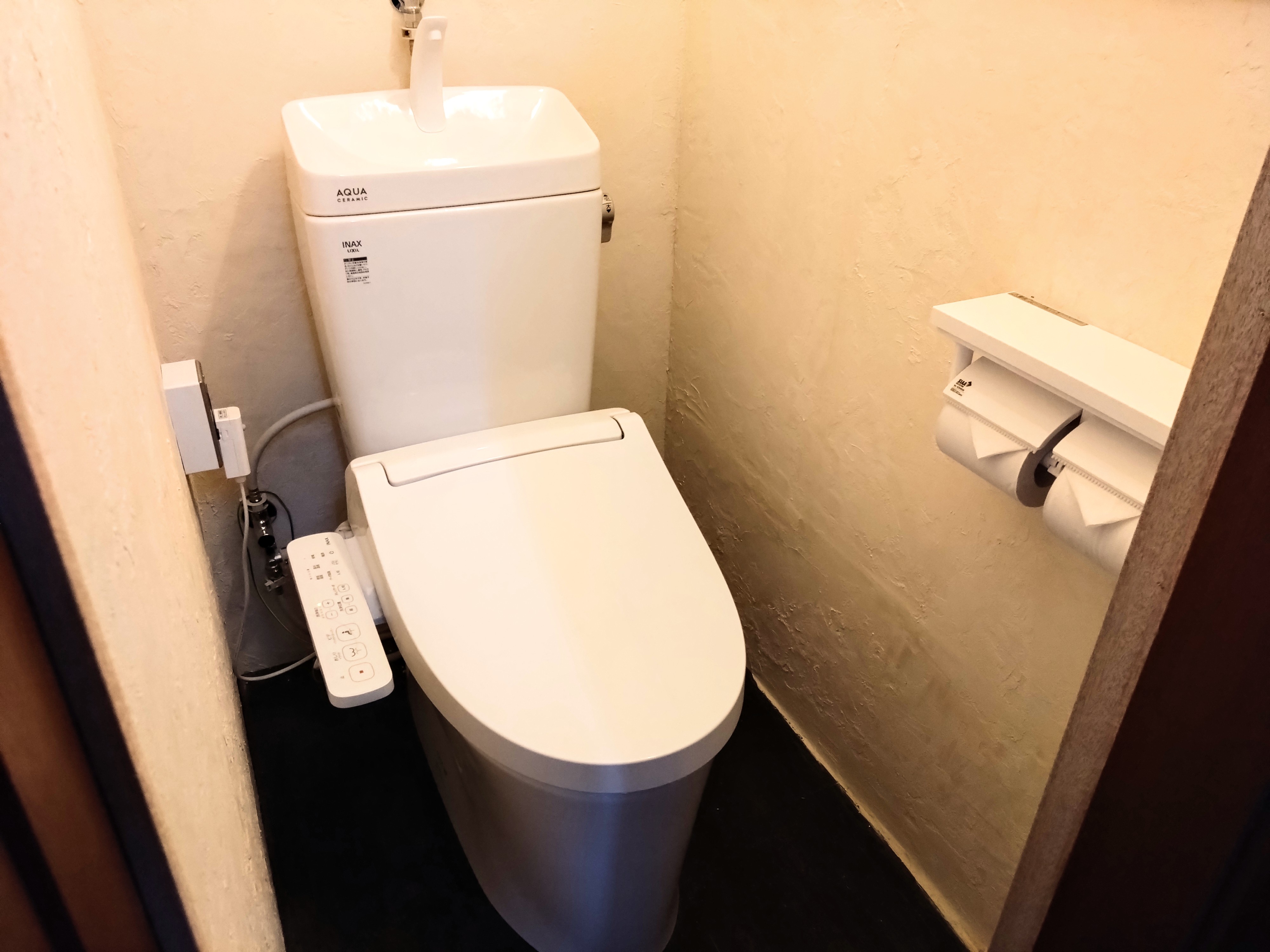 ウォシュレット付きの客室内トイレ