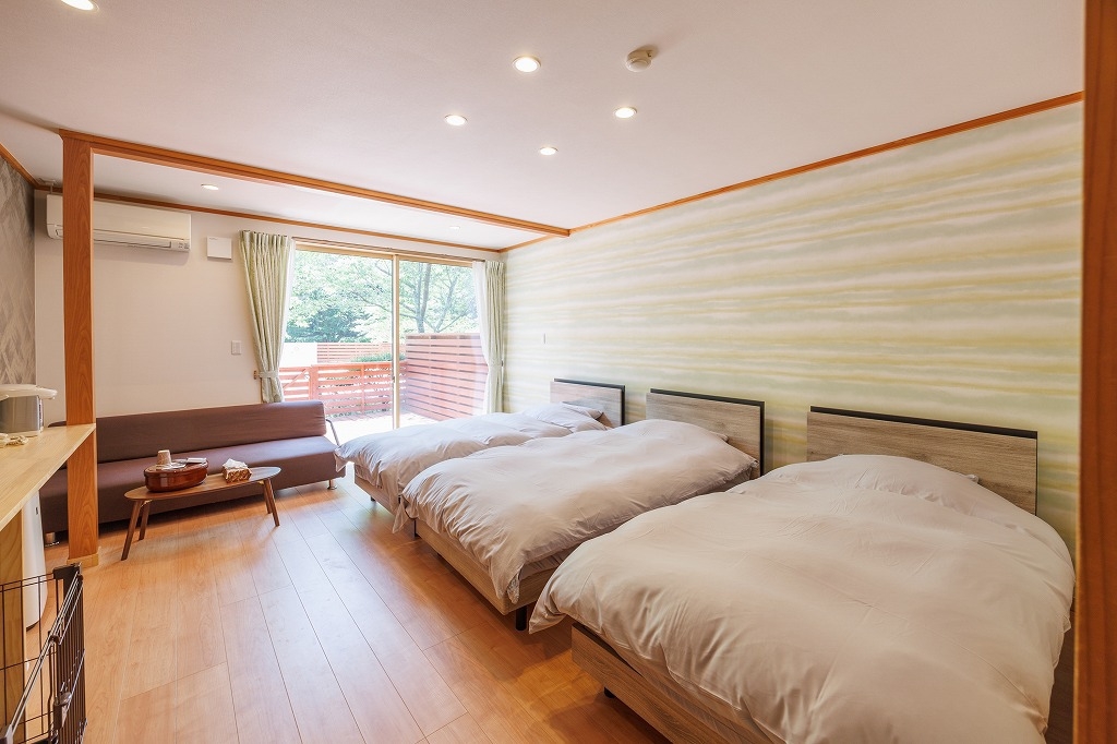 洋室 トリプルベッド+ソファベッド