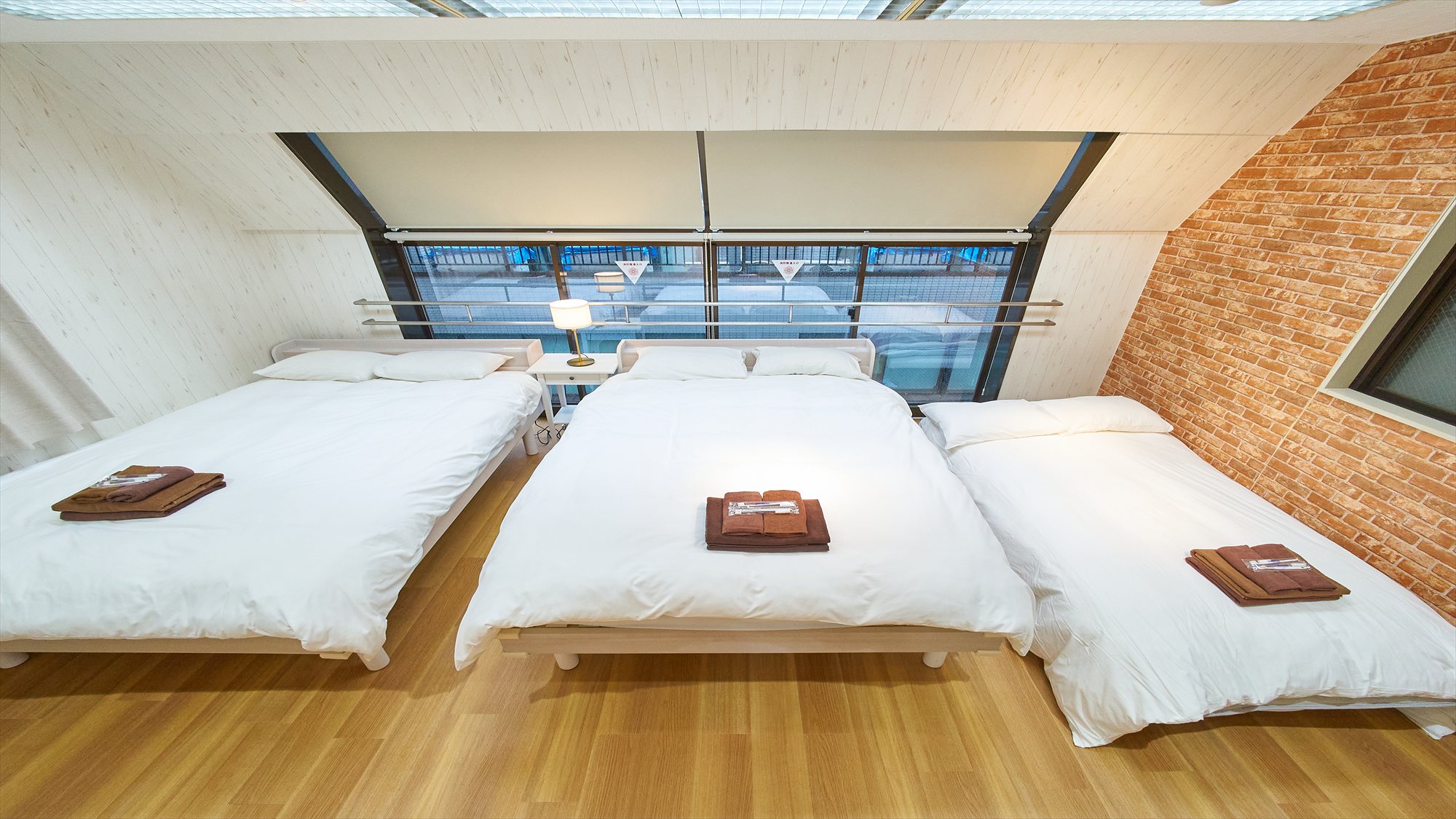 5名部屋（ダブルベッド2台＋ソファベッド）