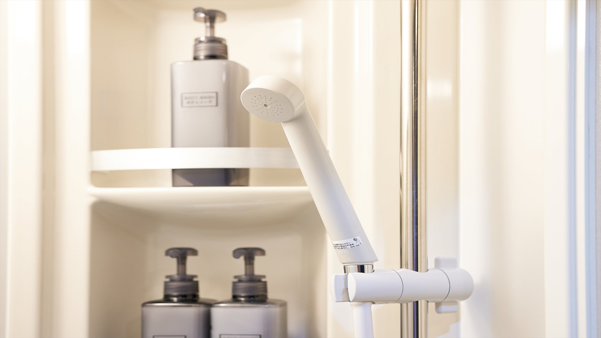 6名部屋（ダブルベッド2台+ソファベッド）