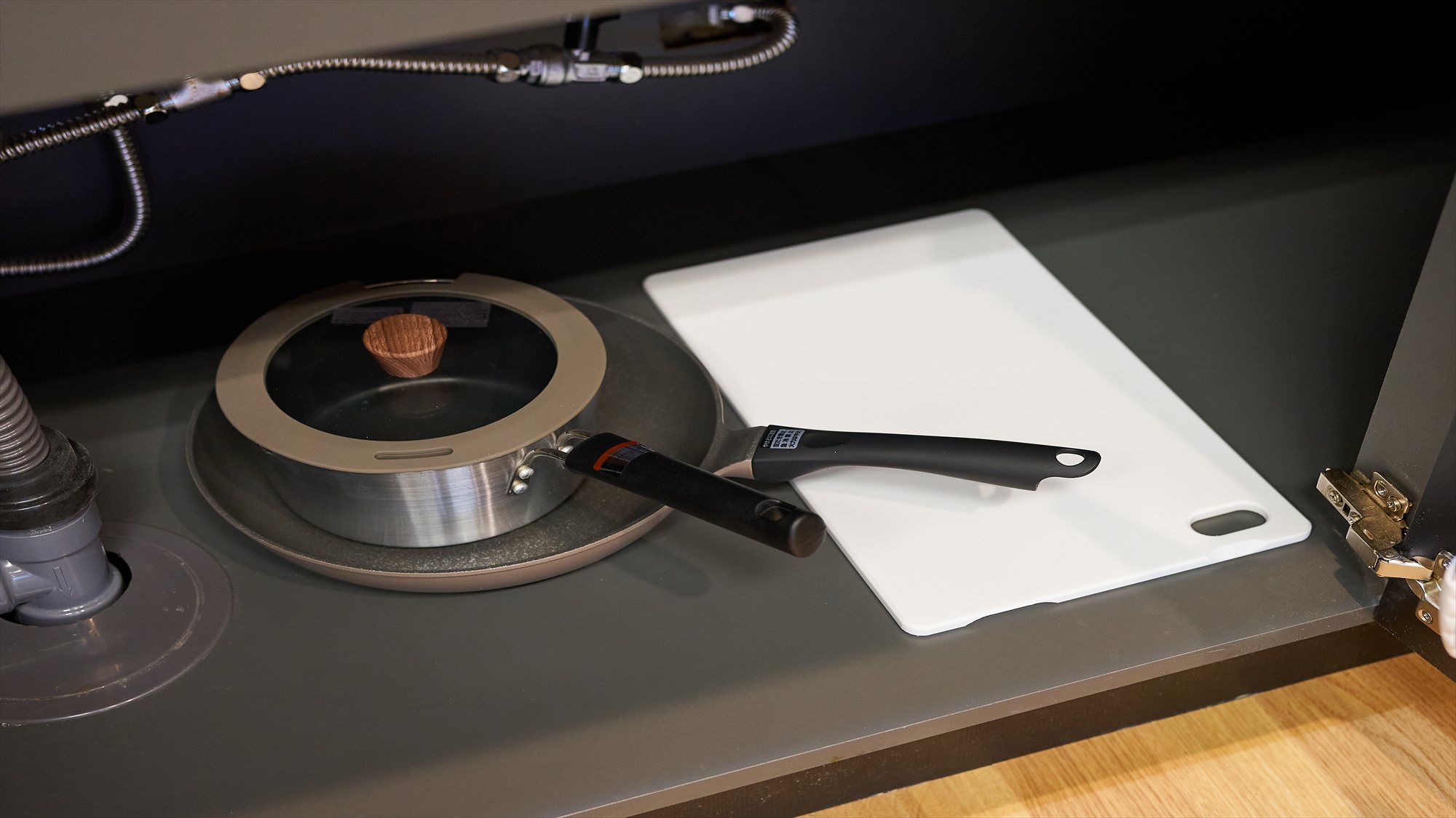 6名部屋（ダブルベッド2台+ソファベッド）