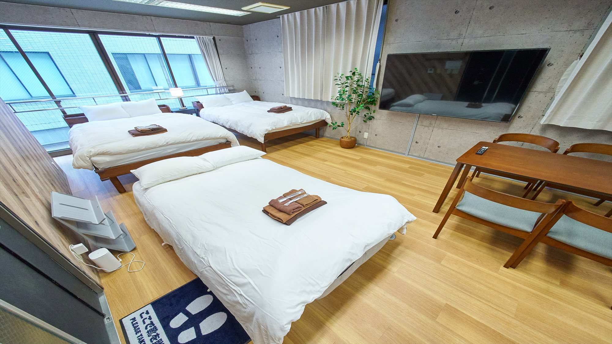 6名部屋（ダブルベッド2台+ソファベッド）