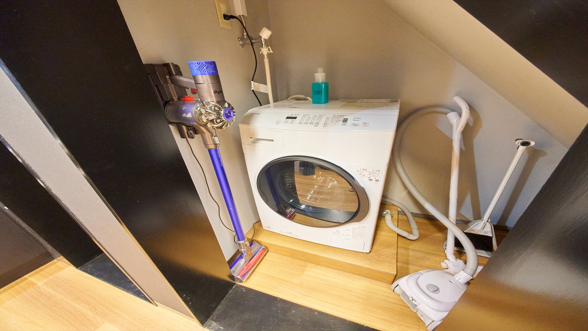 6名部屋（ダブルベッド2台+ソファベッド）