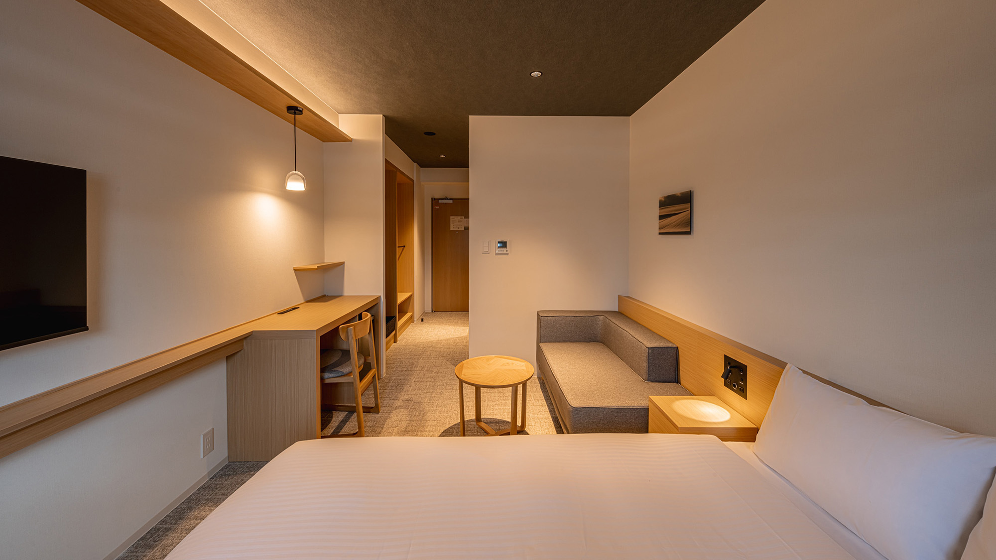 スーペリアダブル｜各客室には異なる雪原を映し出した作品を展示しています。