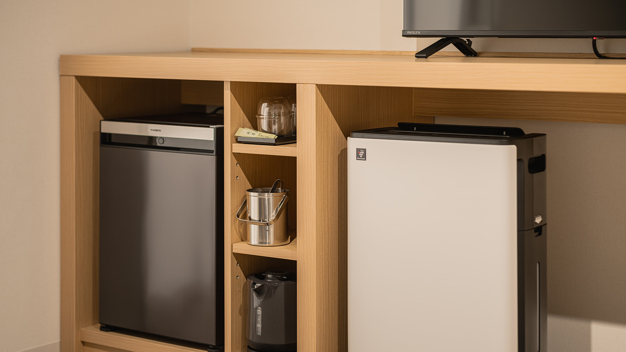 客室備品一例｜全室空気清浄機を設置しています