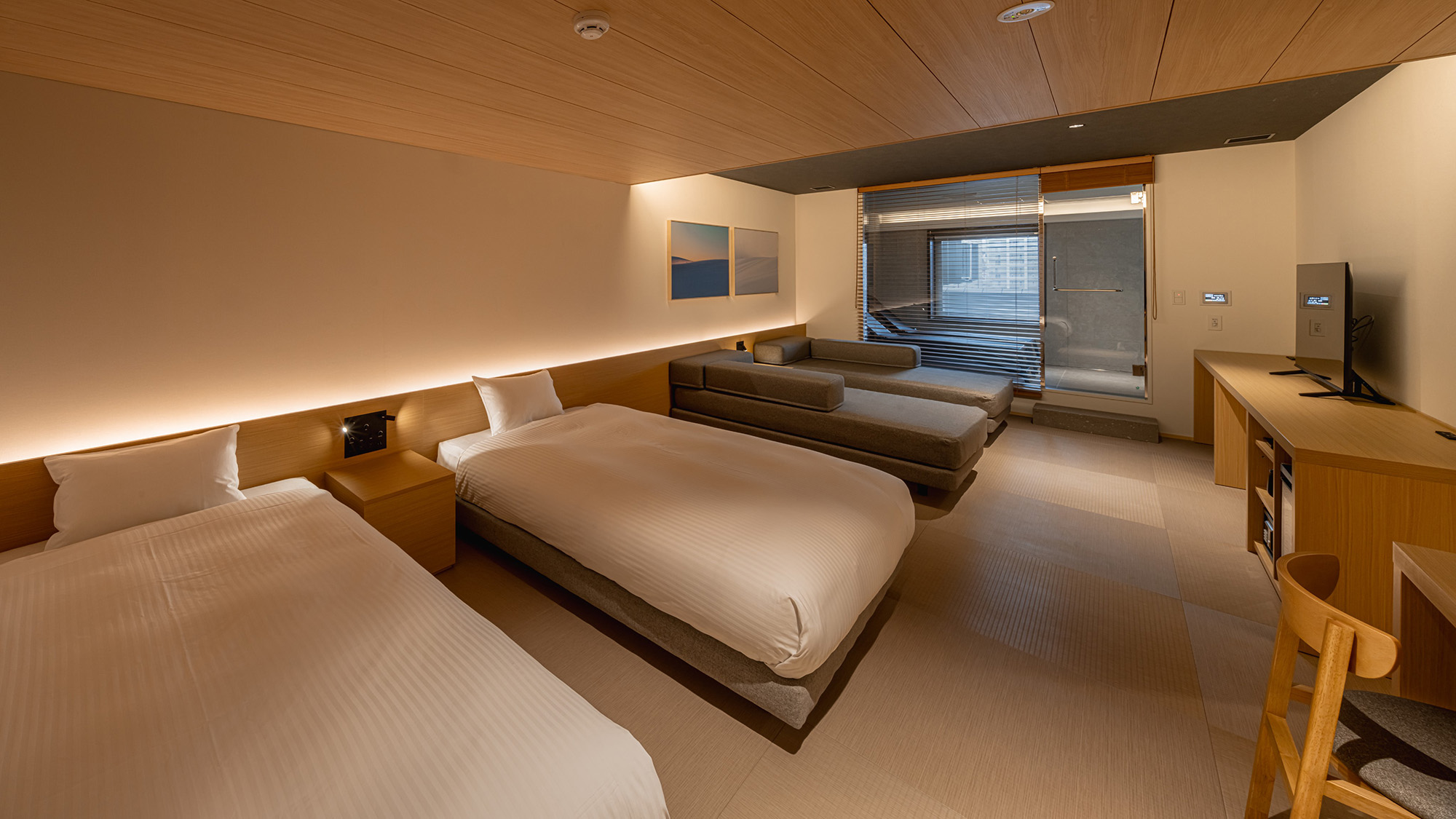 高層階にあるスイートルーム｜サウナ付きスイート