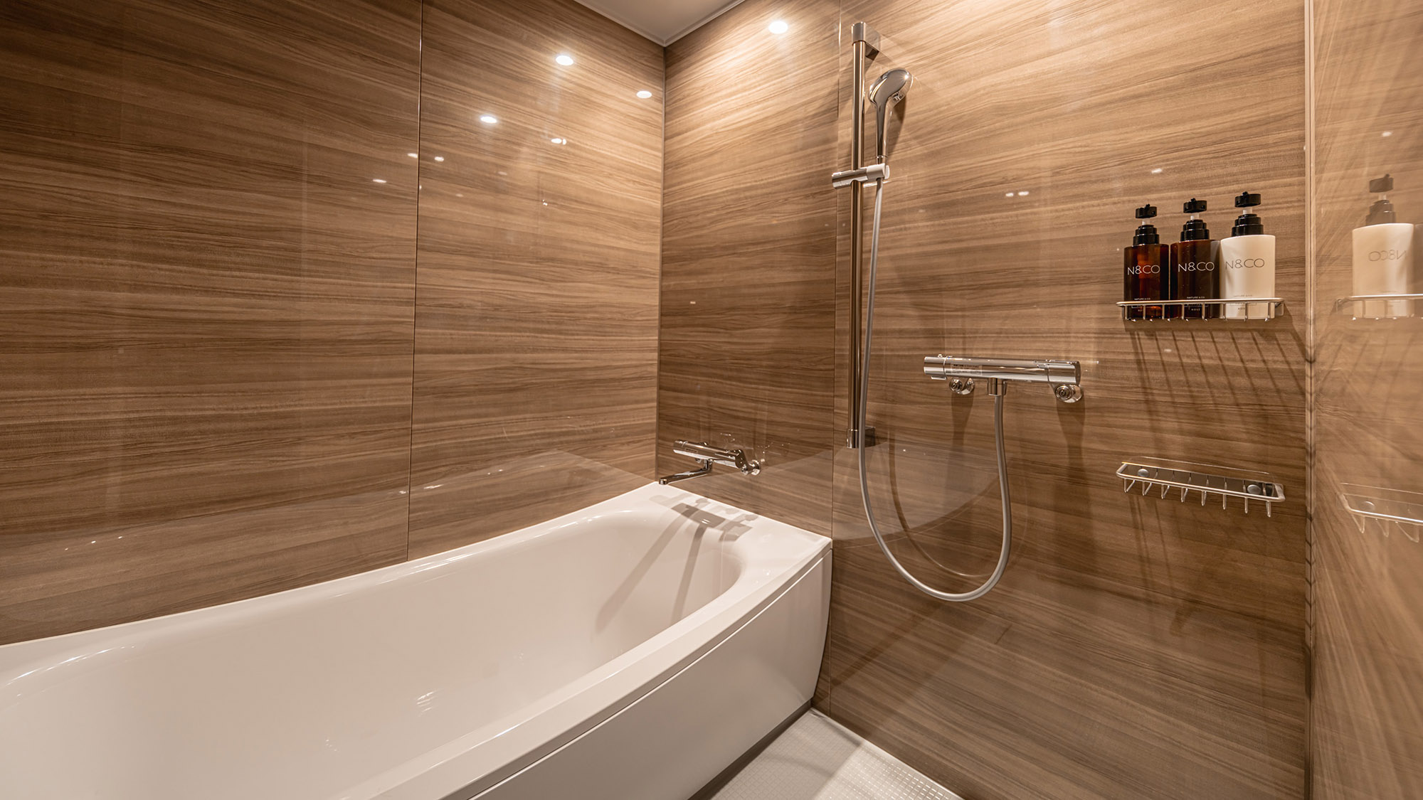 ファミリースイート｜洗い場付きバスルーム