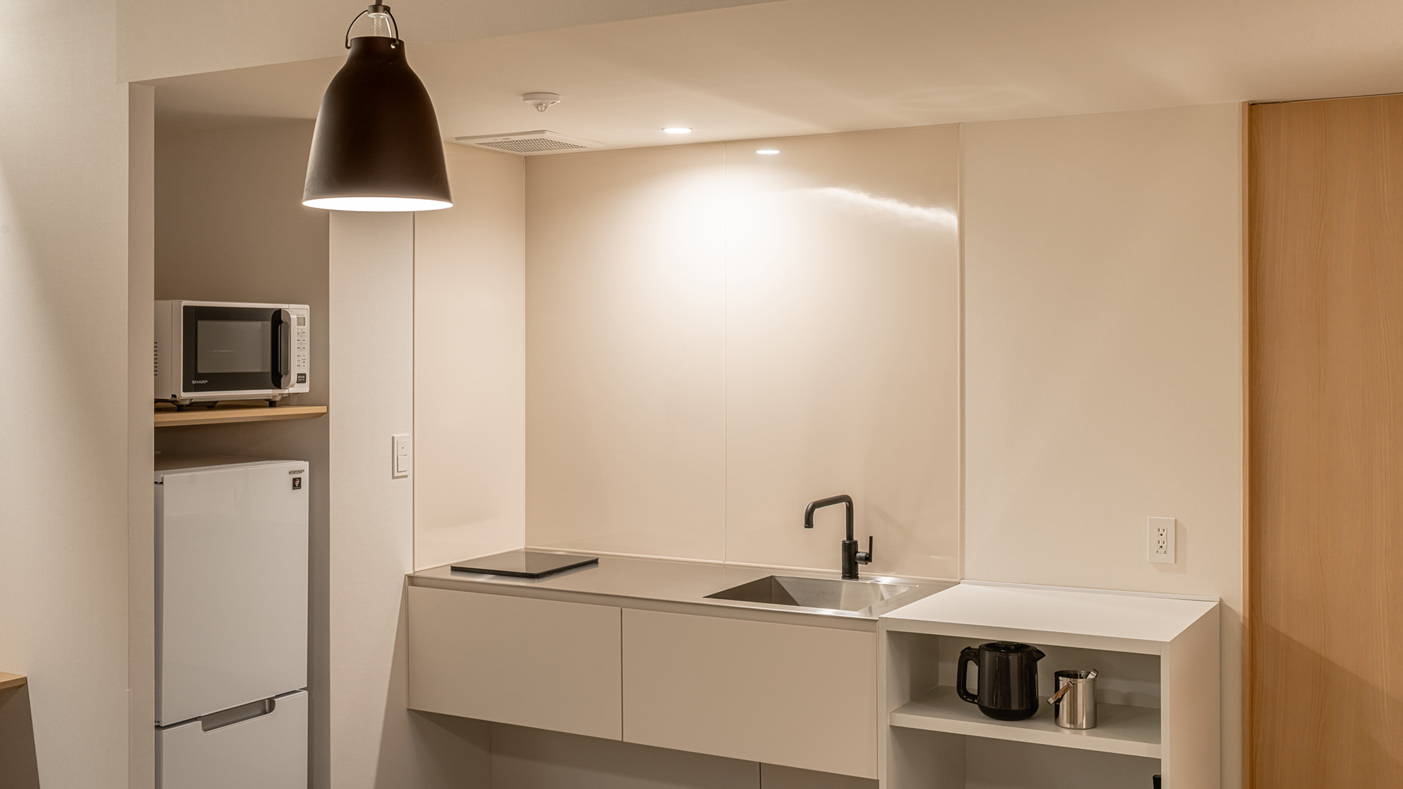 ファミリースイート｜ミニキッチンエリア