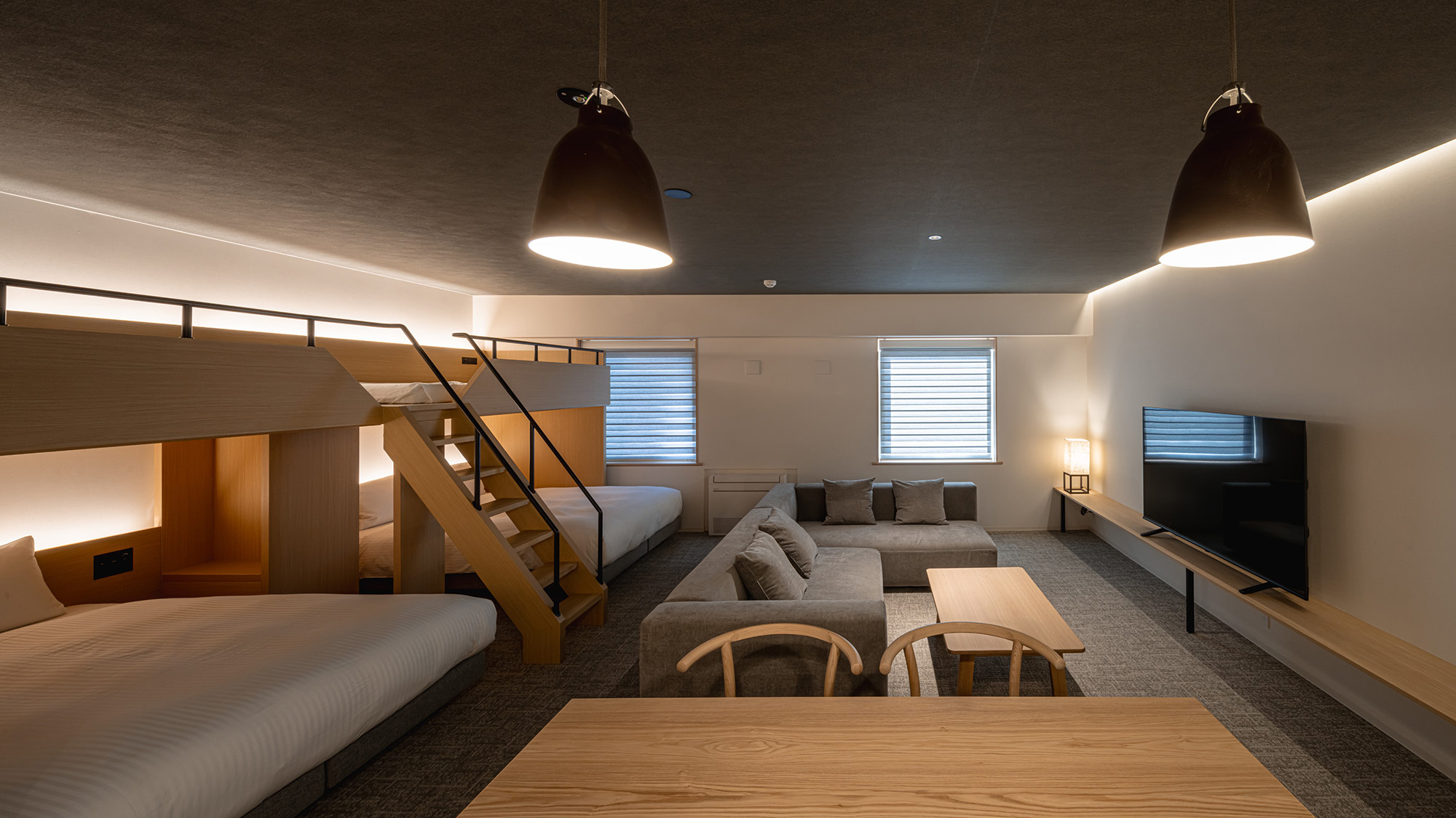 ファミリースイート｜リビングスペース