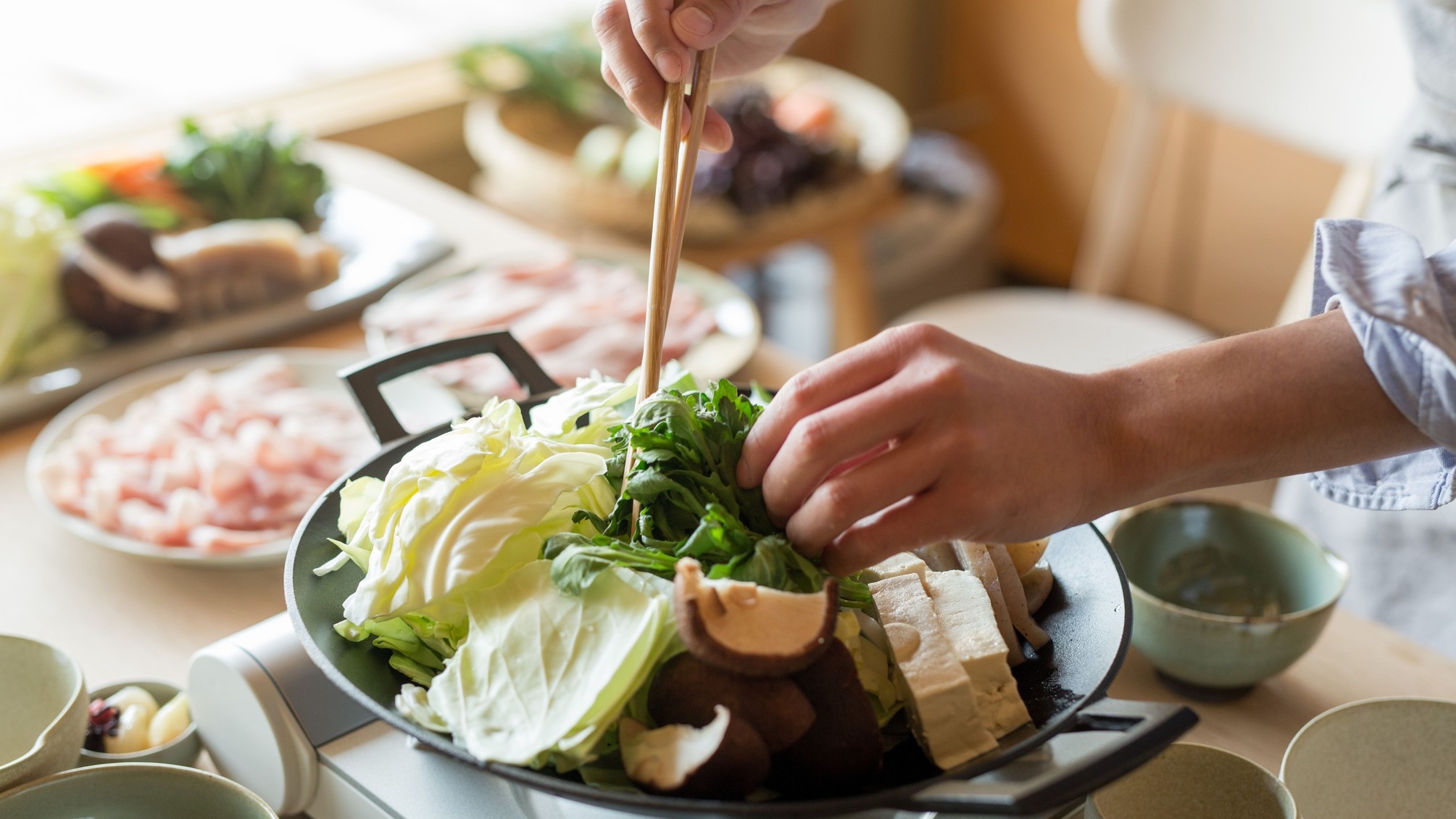 【野草茶体験】100平米を一棟貸し。土間キッチンで作る石見ポークメニュー（2食付き／夕食自炊）