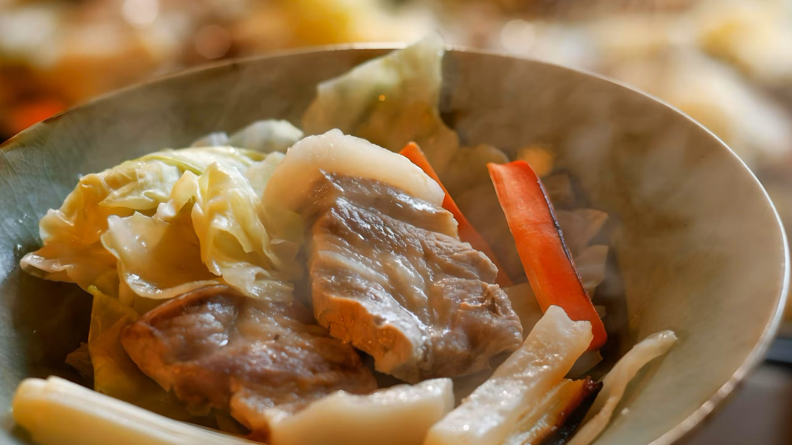～石見ポークと地元野菜の蒸し焼き