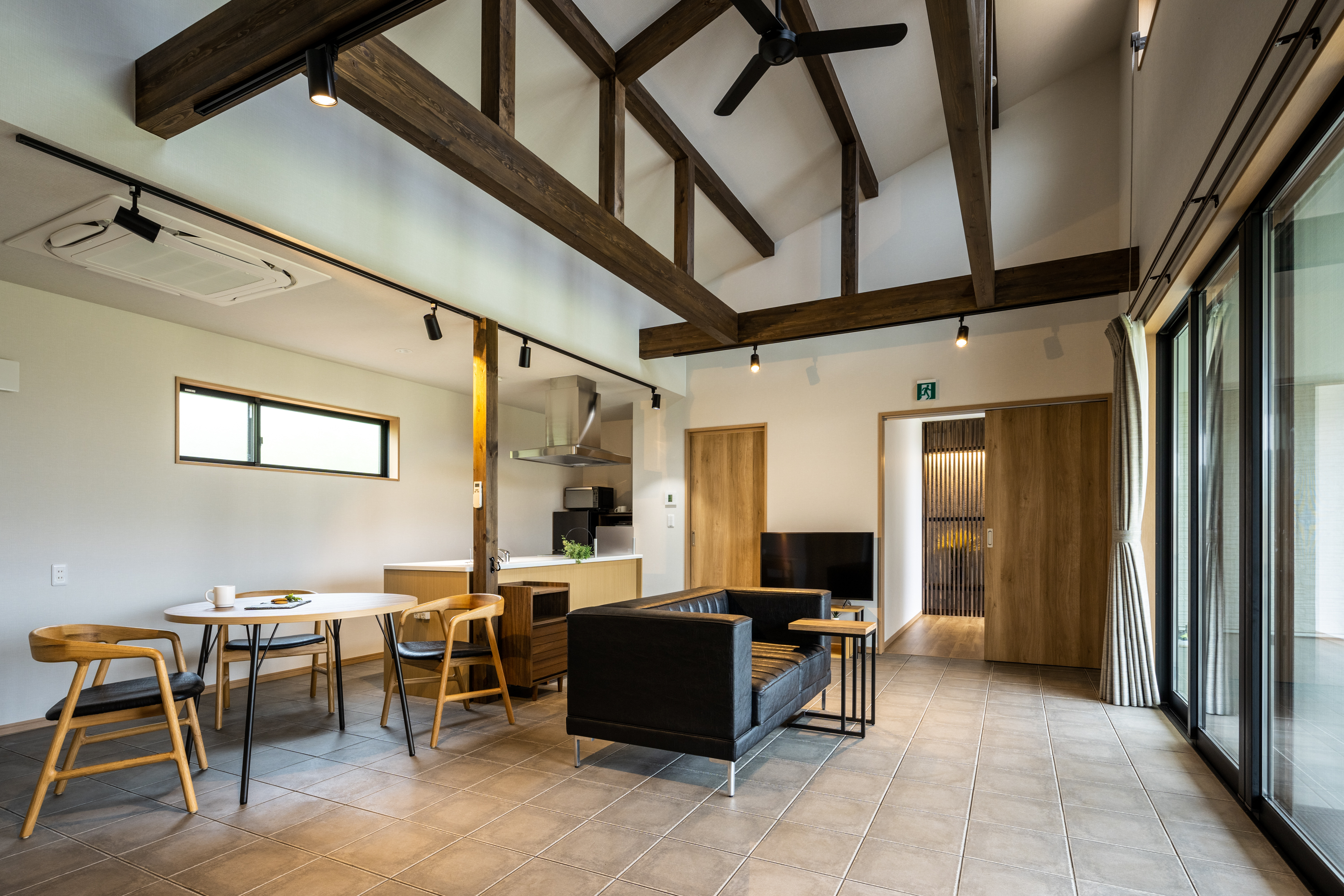 【ICHI-イチ-】リビング