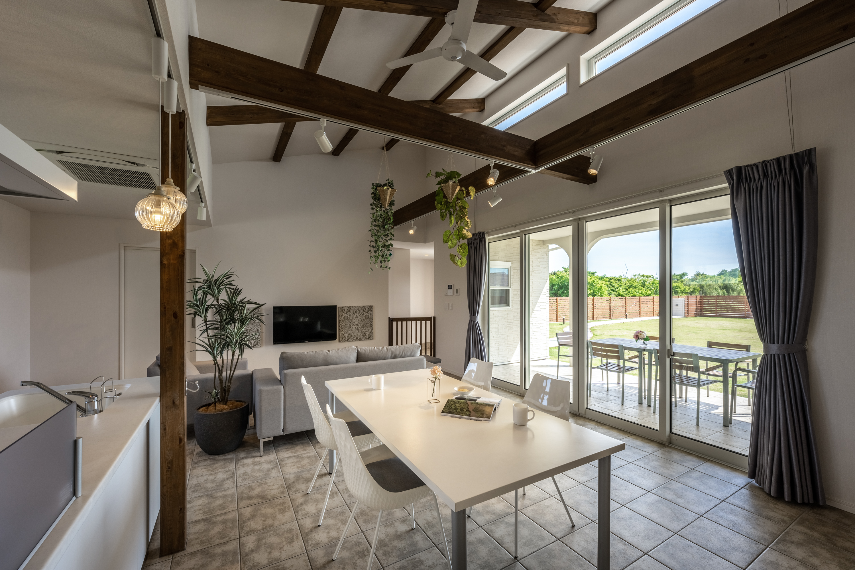 【GO-ゴー-】リビング