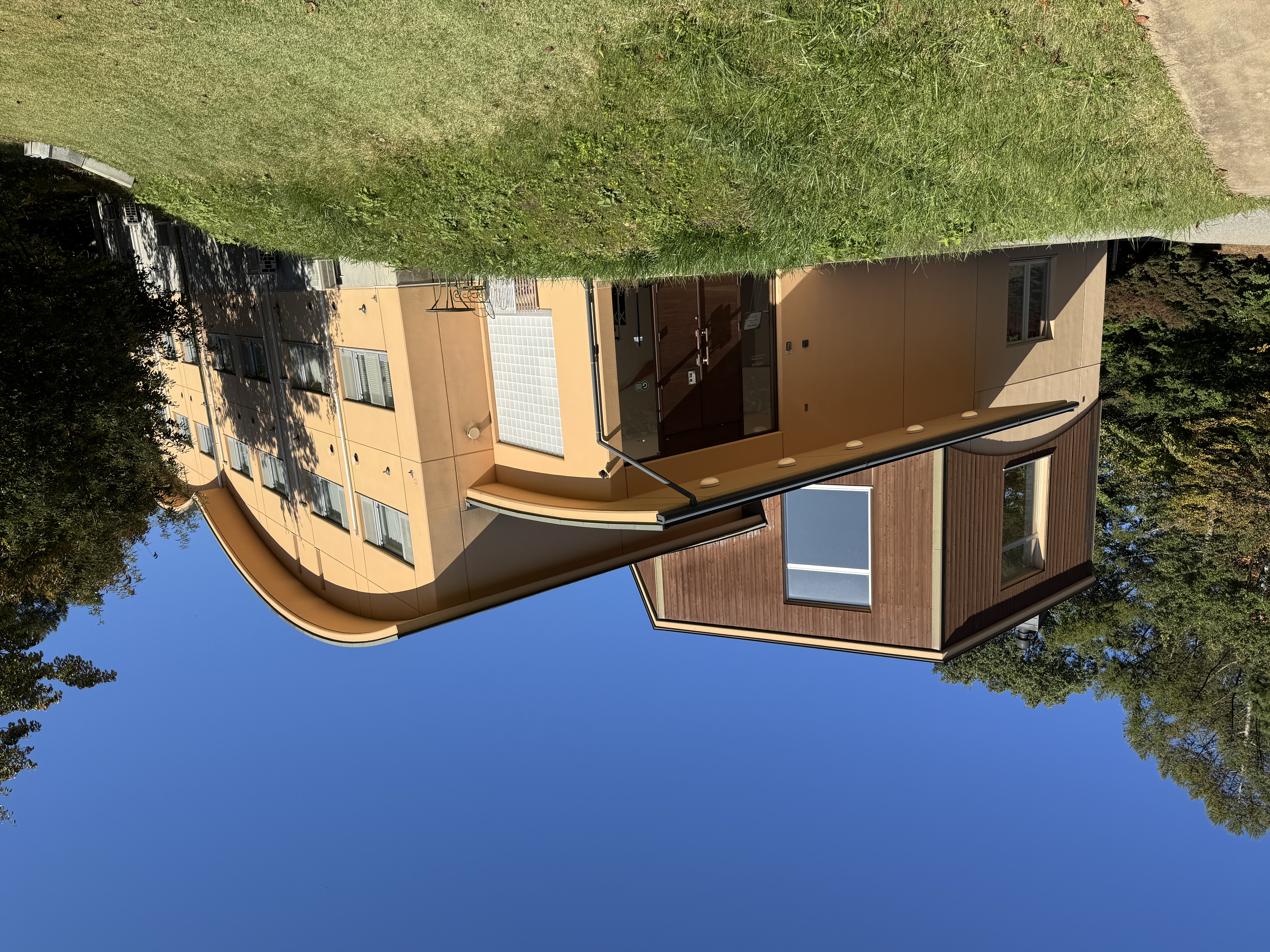 本館から宿泊棟へのアプローチ