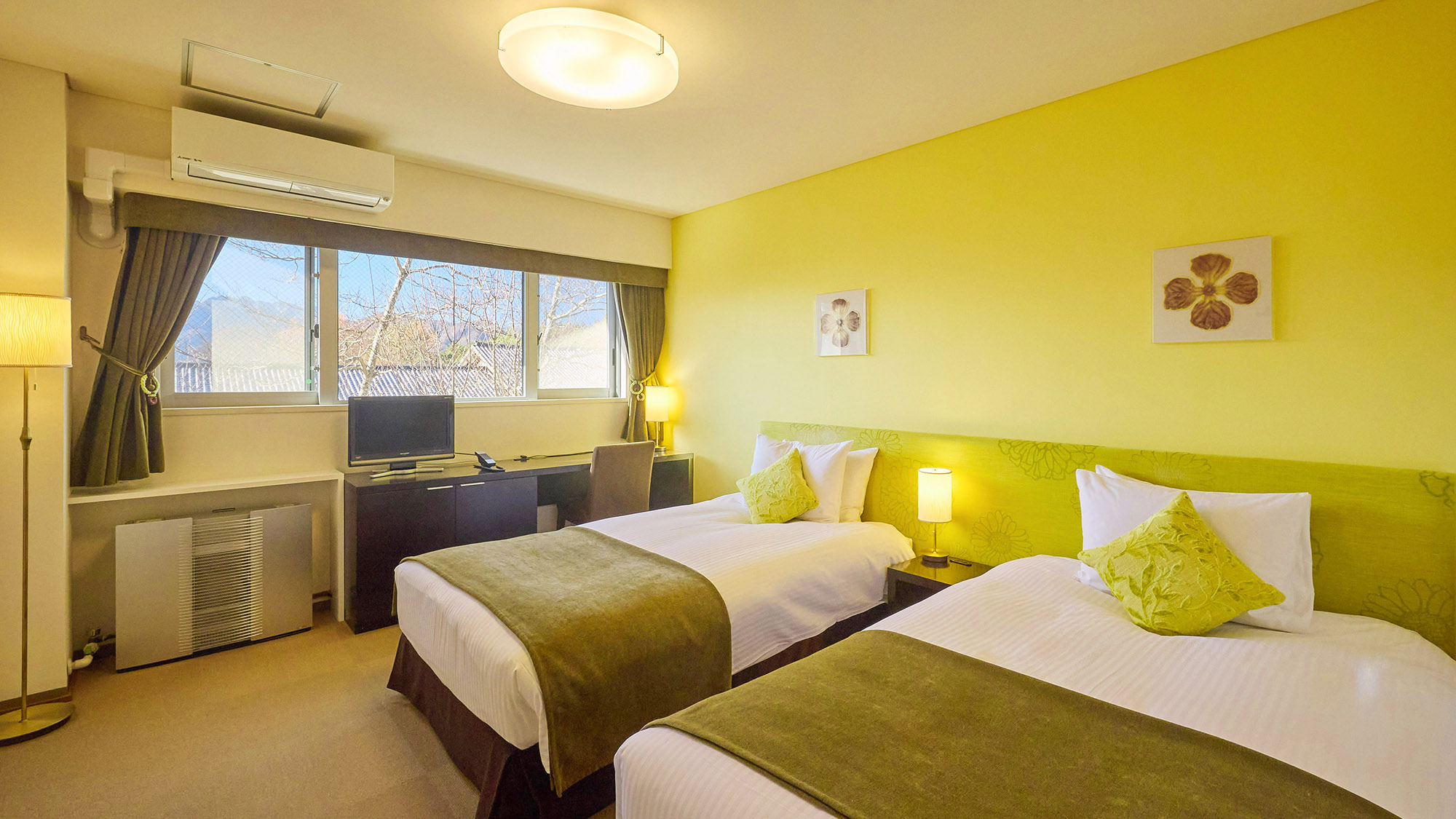 ・【客室一例】エアコン、空気清浄機も完備。快適にお過ごしいただけます