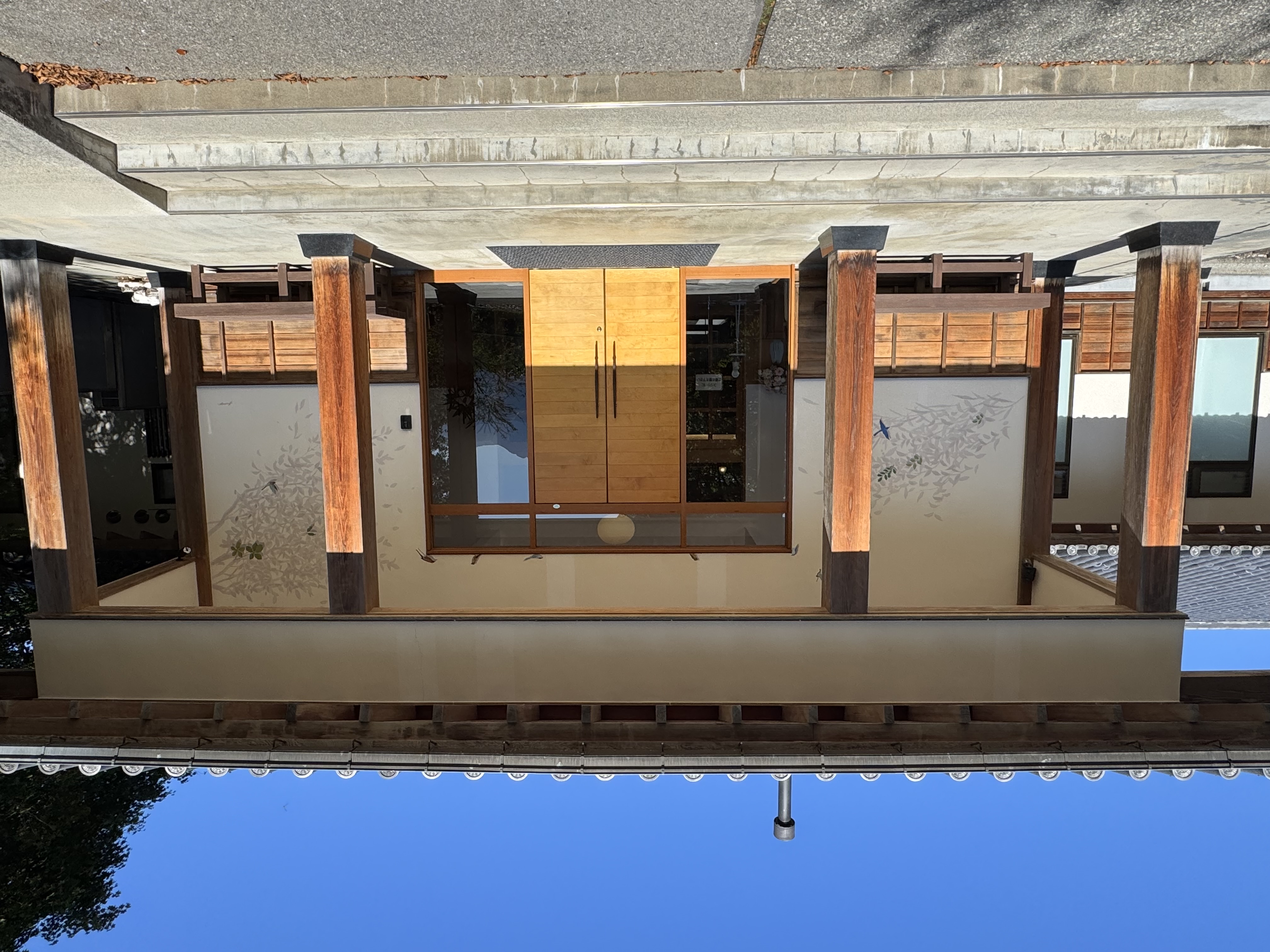 本館の正面玄関