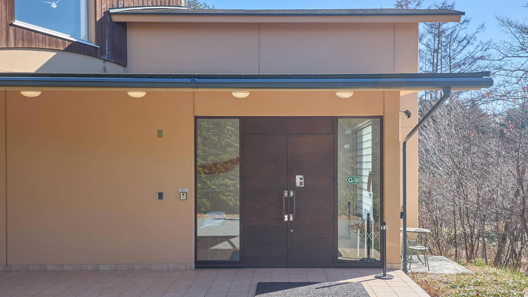 ・【外観（宿泊棟）】宿泊棟の入り口はこちらです