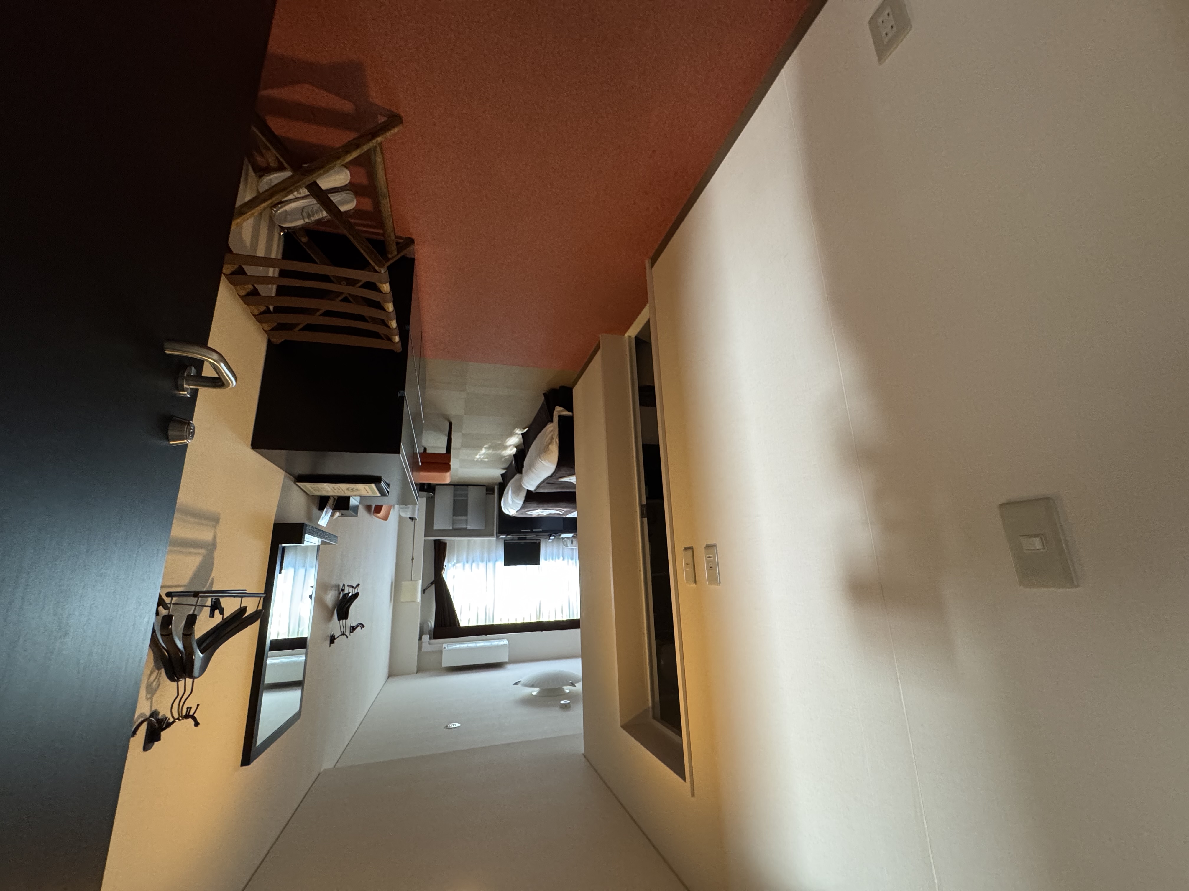 宿泊棟　部屋入り口