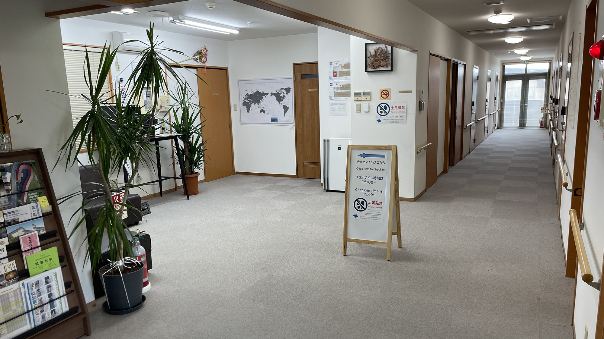 ・【1階廊下】団体予約も可能。25名様まで受け付けております