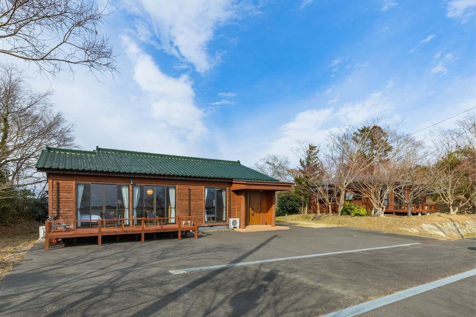 松島の岬に佇む一棟宿。特等席から海を望む贅沢時間をお過ごしください。