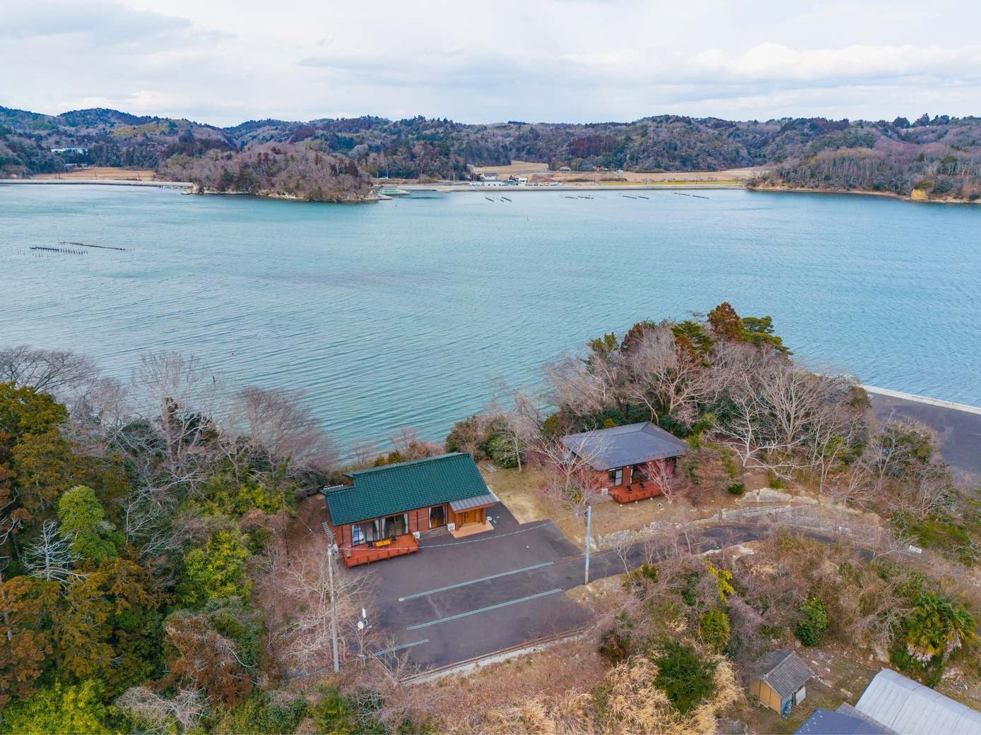 松島の岬に佇む一棟宿。特等席から海を望む贅沢時間をお過ごしください。