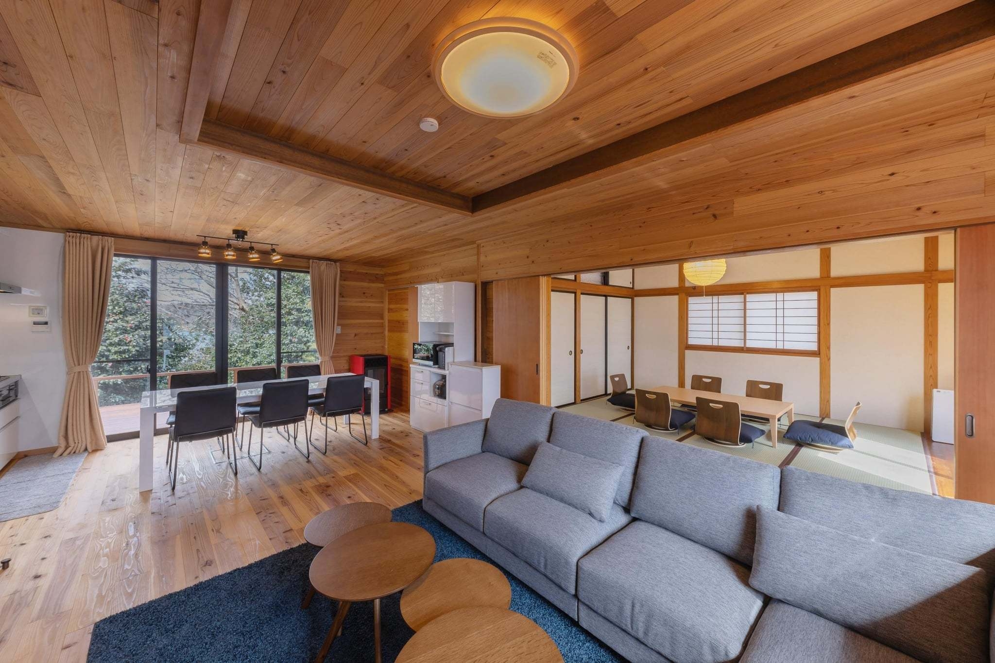 松島の岬に佇む一棟宿。特等席から海を望む贅沢時間をお過ごしください。