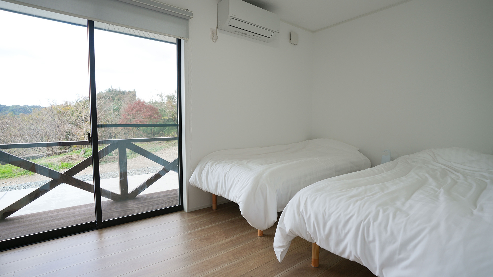 【BBQ機材付き/素泊まり】暮らすように滞在できる海辺に佇む貸別荘で海風を感じながらBBQ