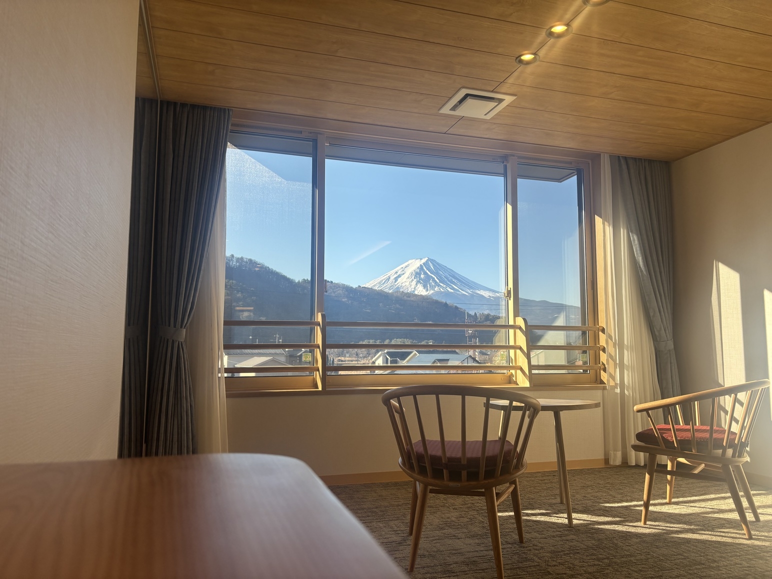 「素泊まり」広々46平米！新築オープンしたホテルで富士山を眺めながらゆったりステイ