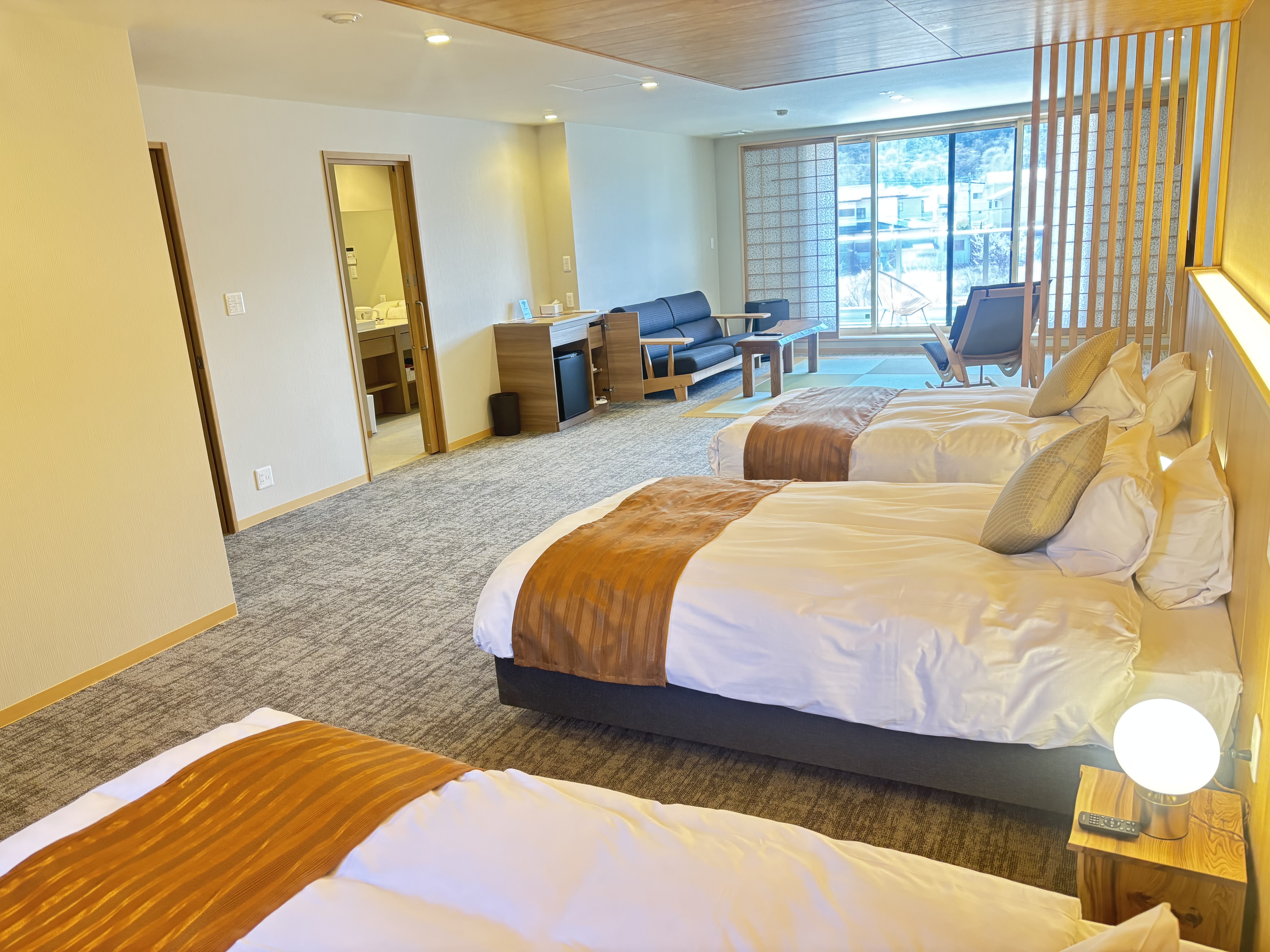 スリーベッドルーム