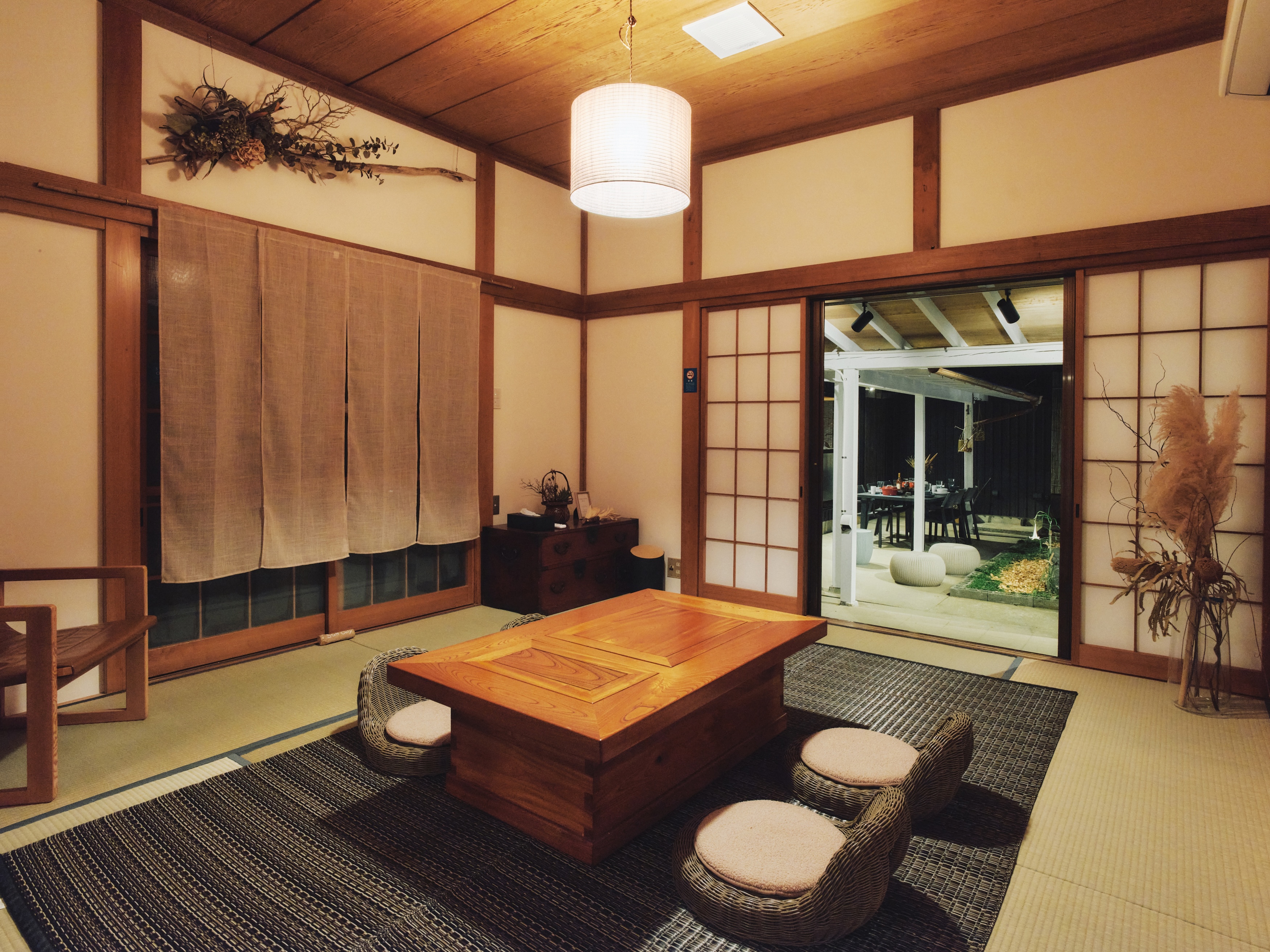 囲炉裏のある和室