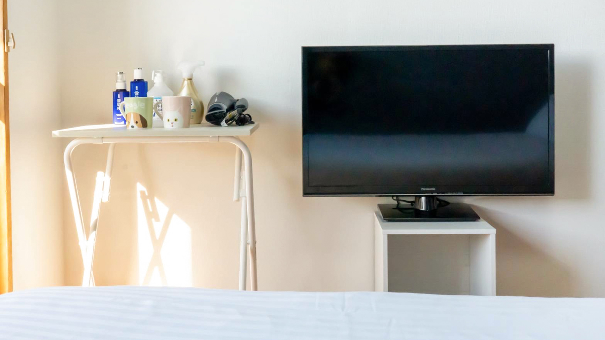 ・寝室／テレビを備えたお部屋です。