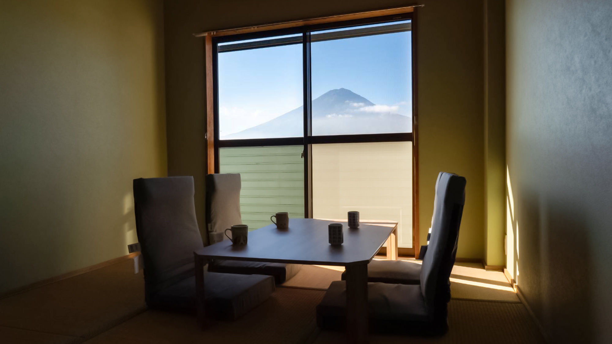 ・和室／お部屋でくつろぎながら、富士山が見られる贅沢。