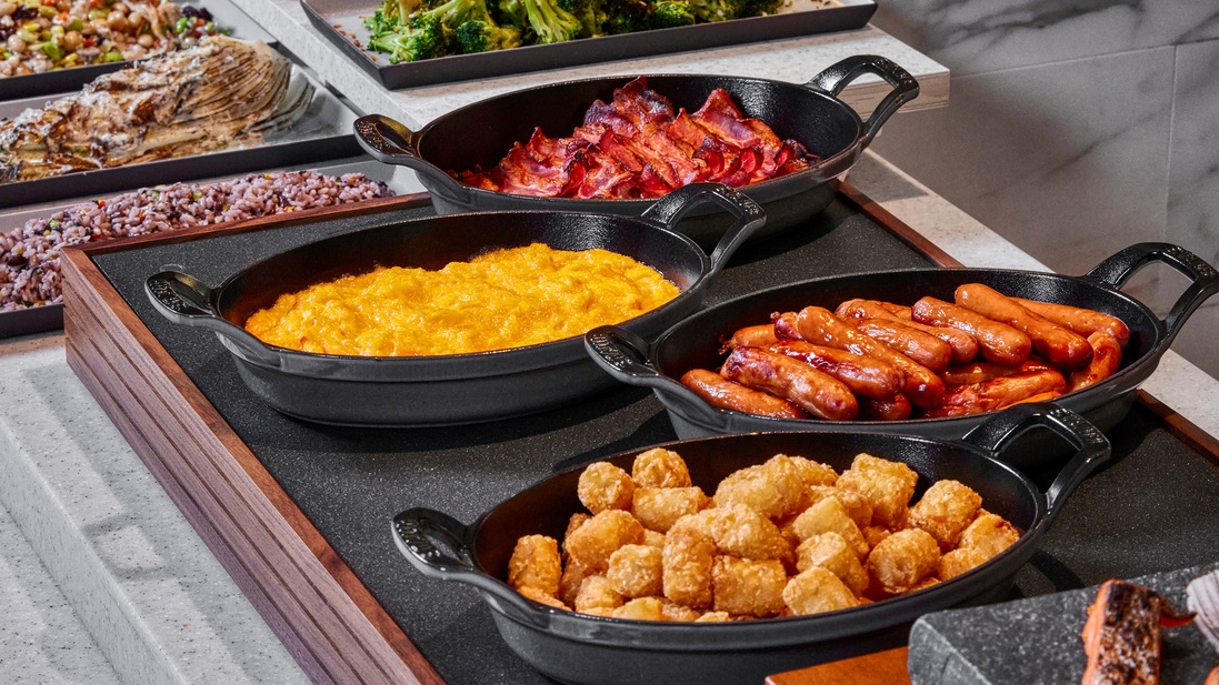 【やみつき無料夜食スタート】エリア随一の品数☆激推し朝食ビュッフェ付きプラン！！