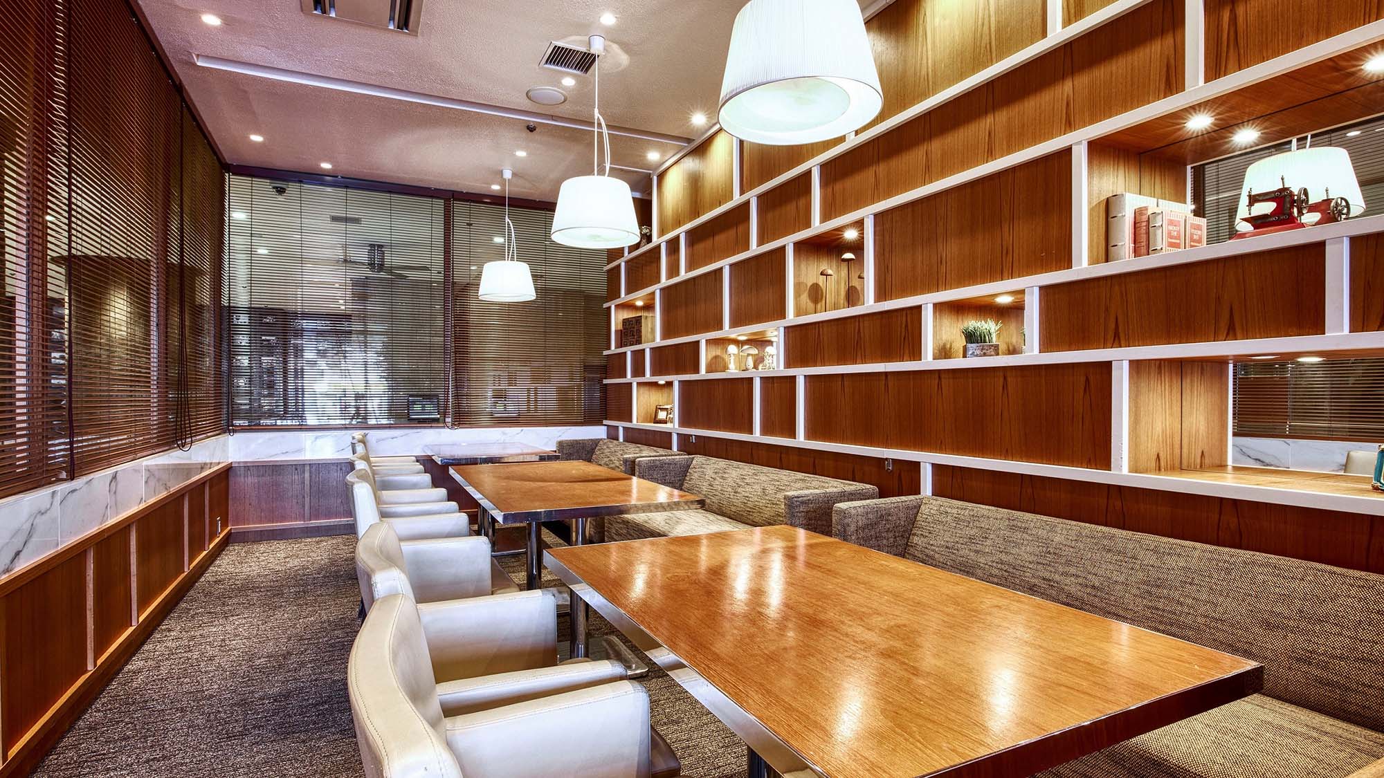 朝食会場 「GARDEN BITES」