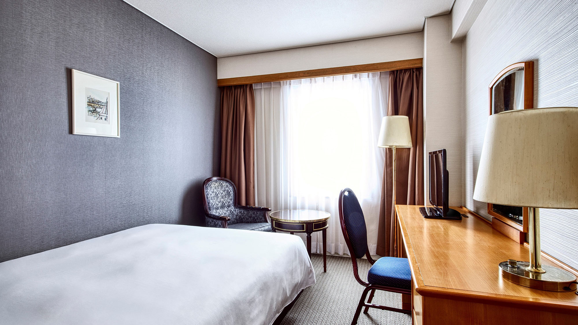 機能性と快適性をそなえたシンプルなお部屋です。｜スーペリアダブル