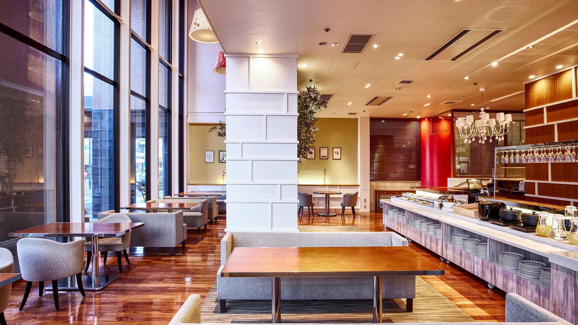 朝食会場 「GARDEN BITES」