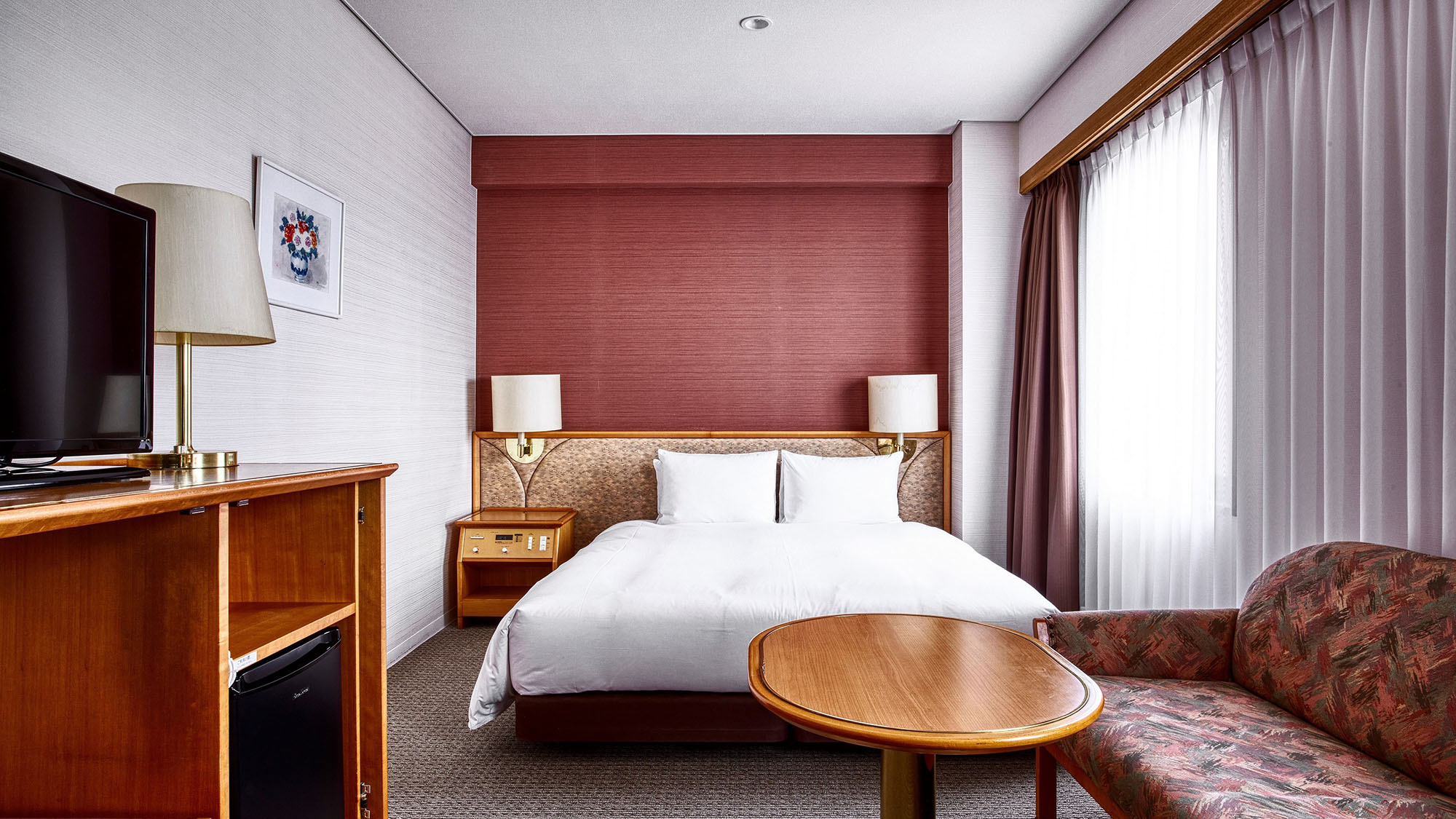 お二人でのご利用はもちろん、すこし贅沢な一人旅にもおすすめです。｜デラックスダブル