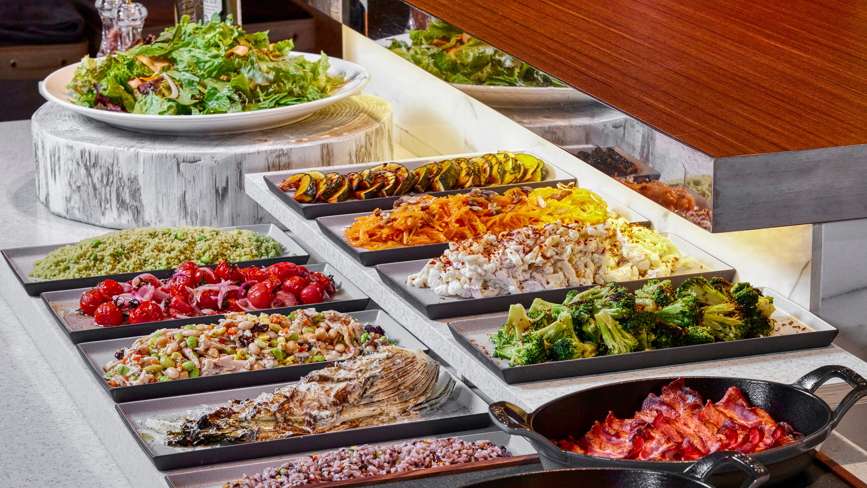 朝食ビュッフェ | かほくイタリア野菜を使用した彩り豊かなサラダデリ ※イメージ