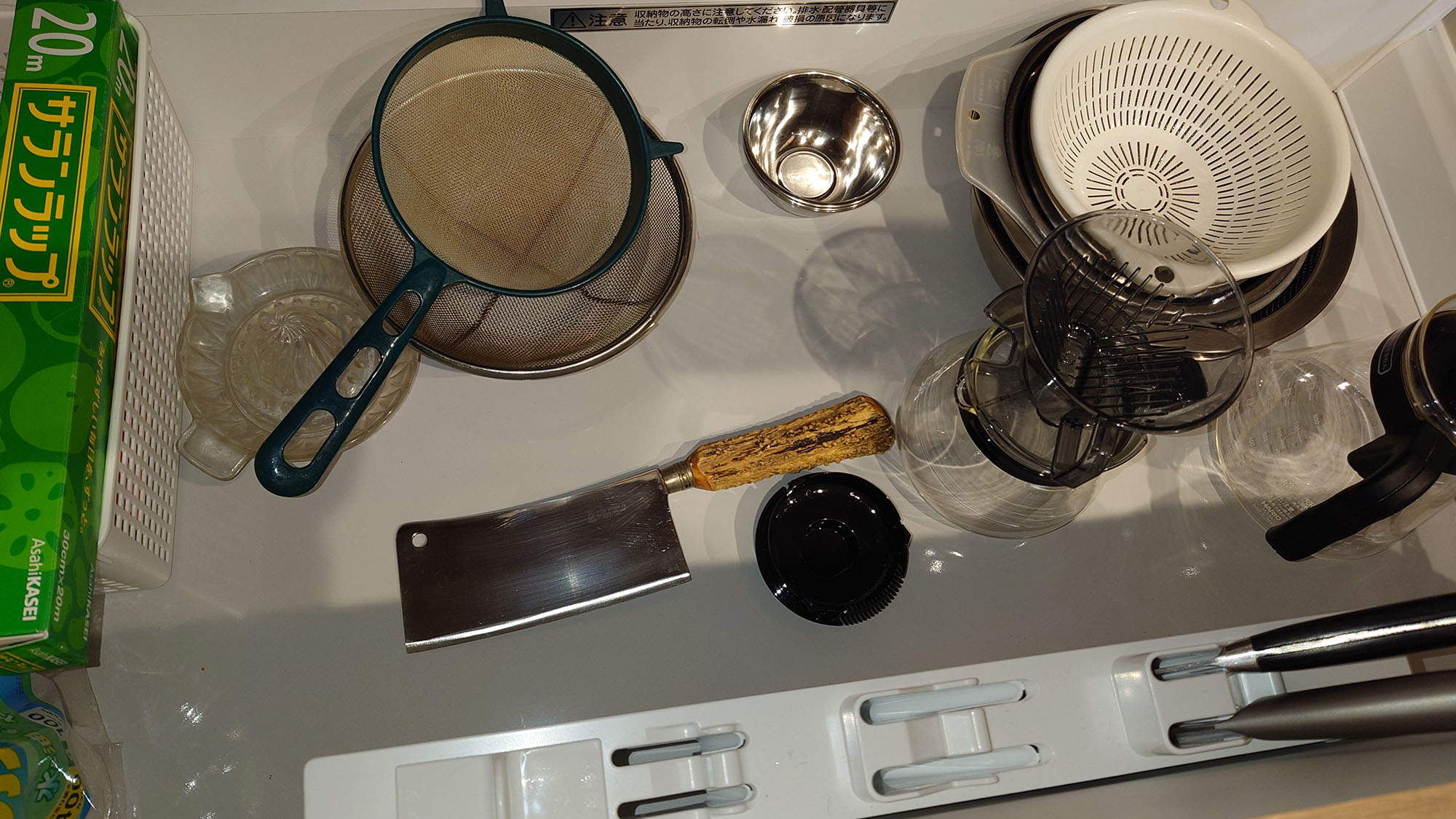 ・【キッチン】ざるやボウルも複数サイズでご用意がございます。普段通りに快適にお料理いただけます