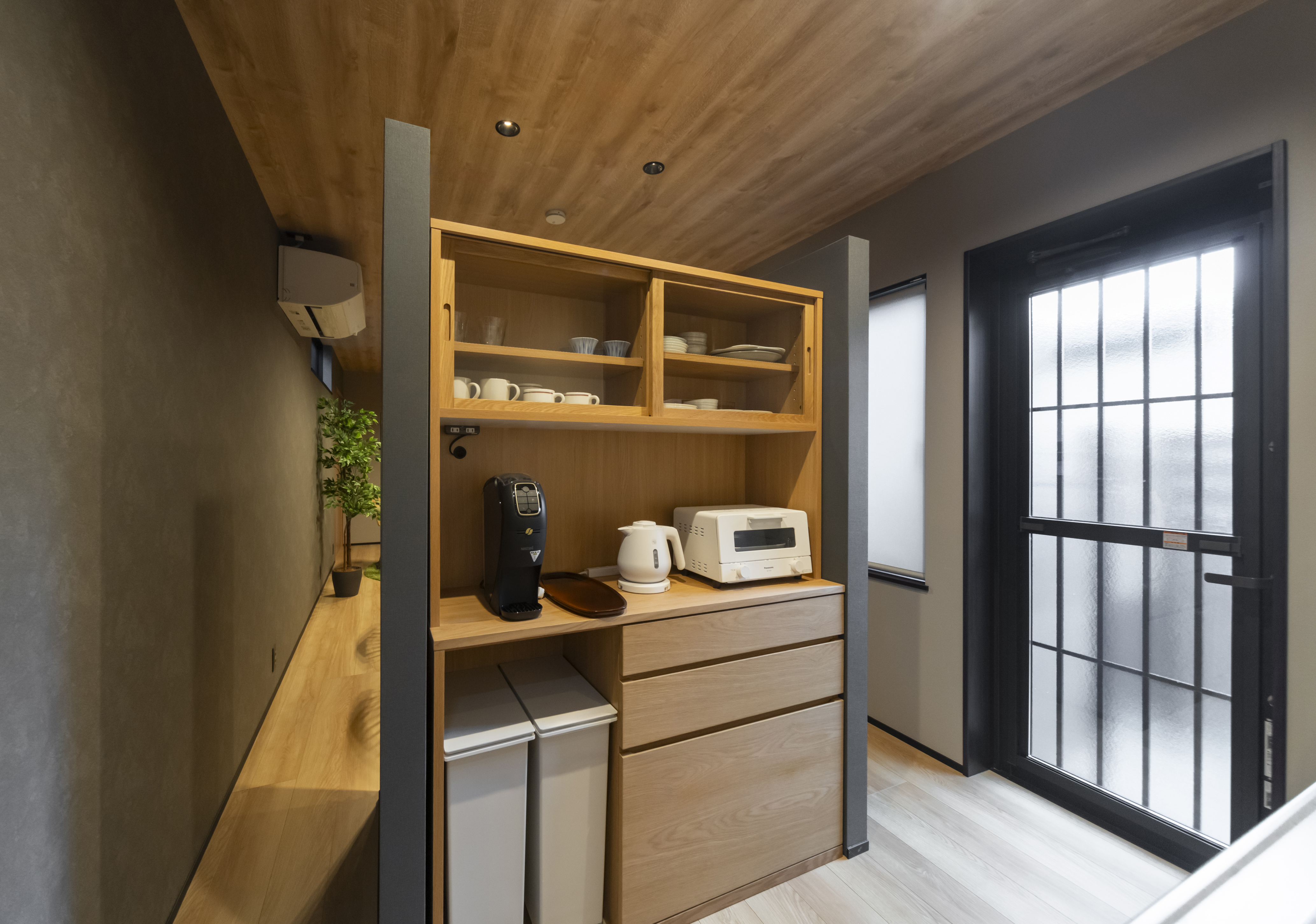 食器棚（コーヒーコーナー）