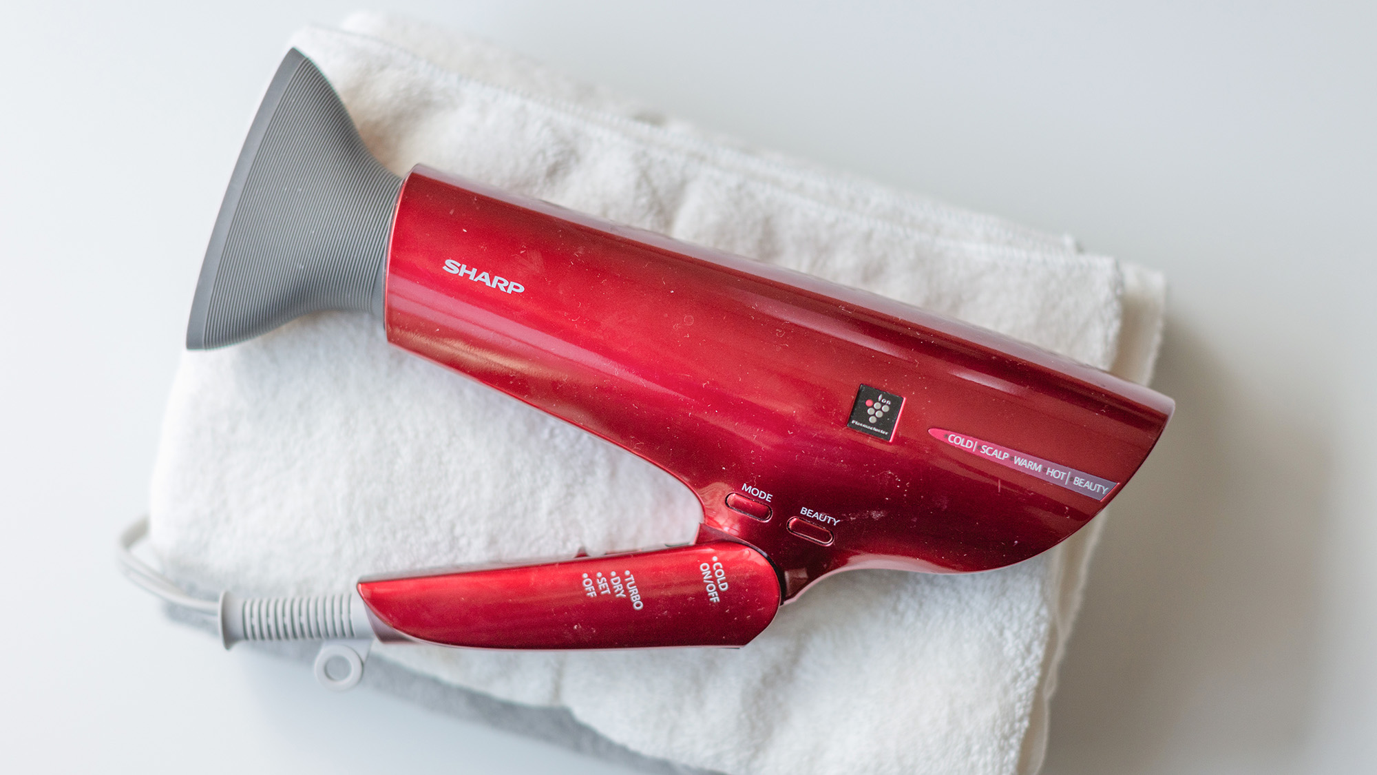 ・【客室備品】速乾・美髪を叶えてくれるシャープ製のプラズマクラスタードライヤーをご用意