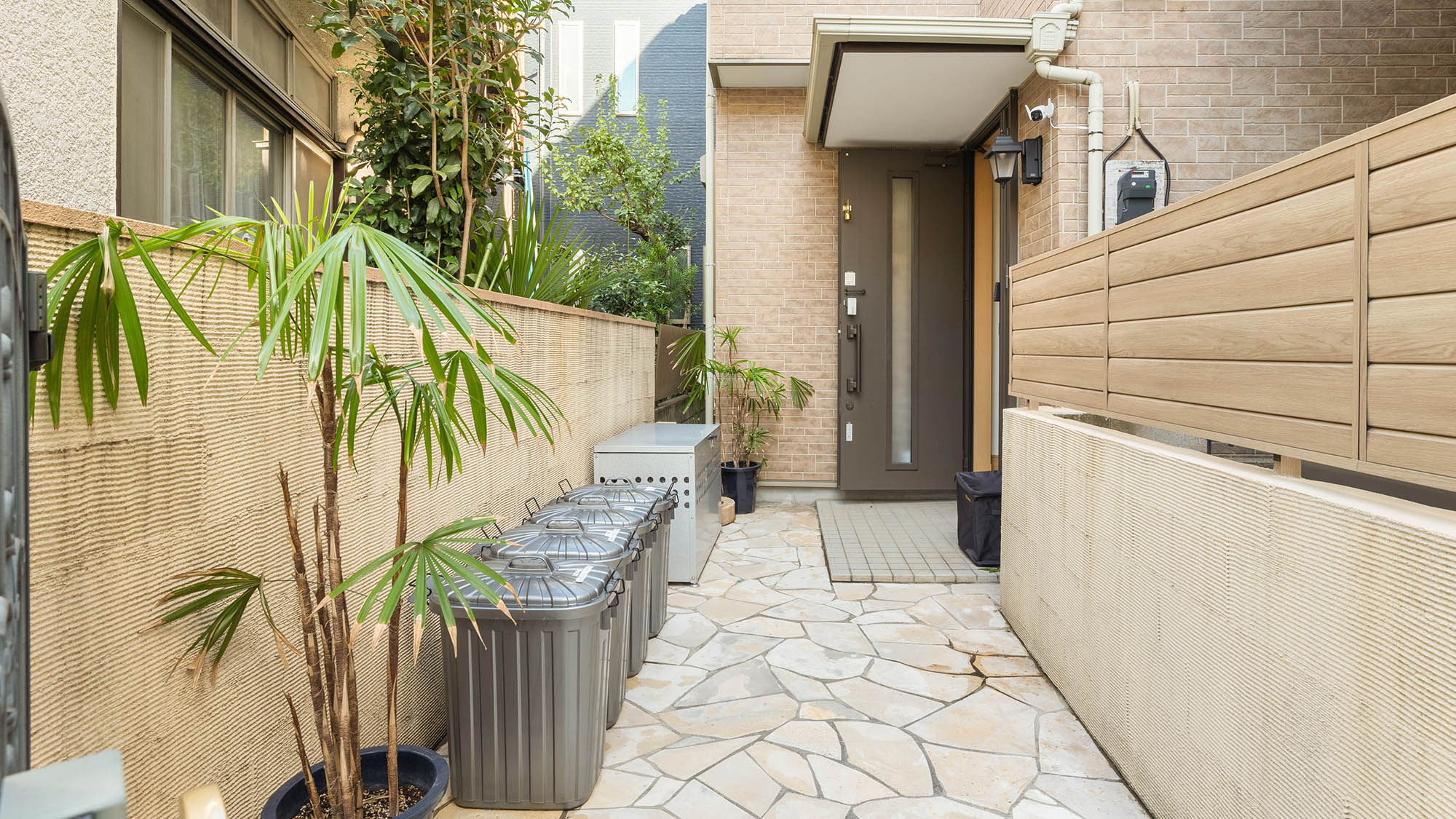 ・【エントランス】スマートロックを採用、暗証番号はチェックイン前にご連絡いたします