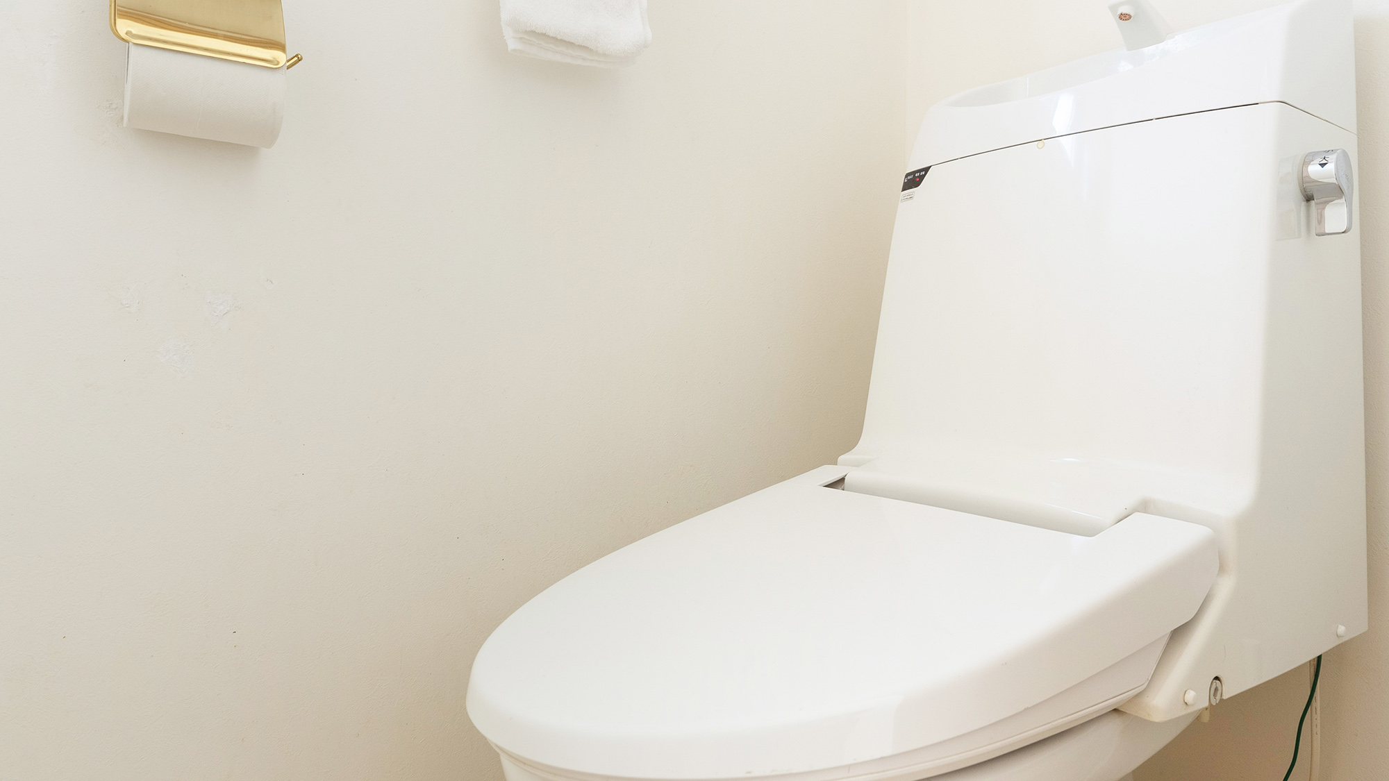 ・【トイレ】温水洗浄便座を完備。快適にご利用いただけます