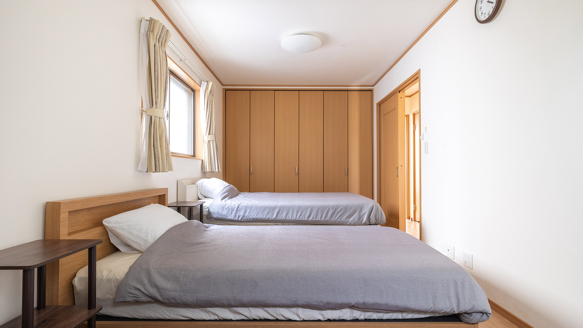 ・【トリプルルーム】ベッドは一つずつ独立しているので、ゆっくりお休みいただけます