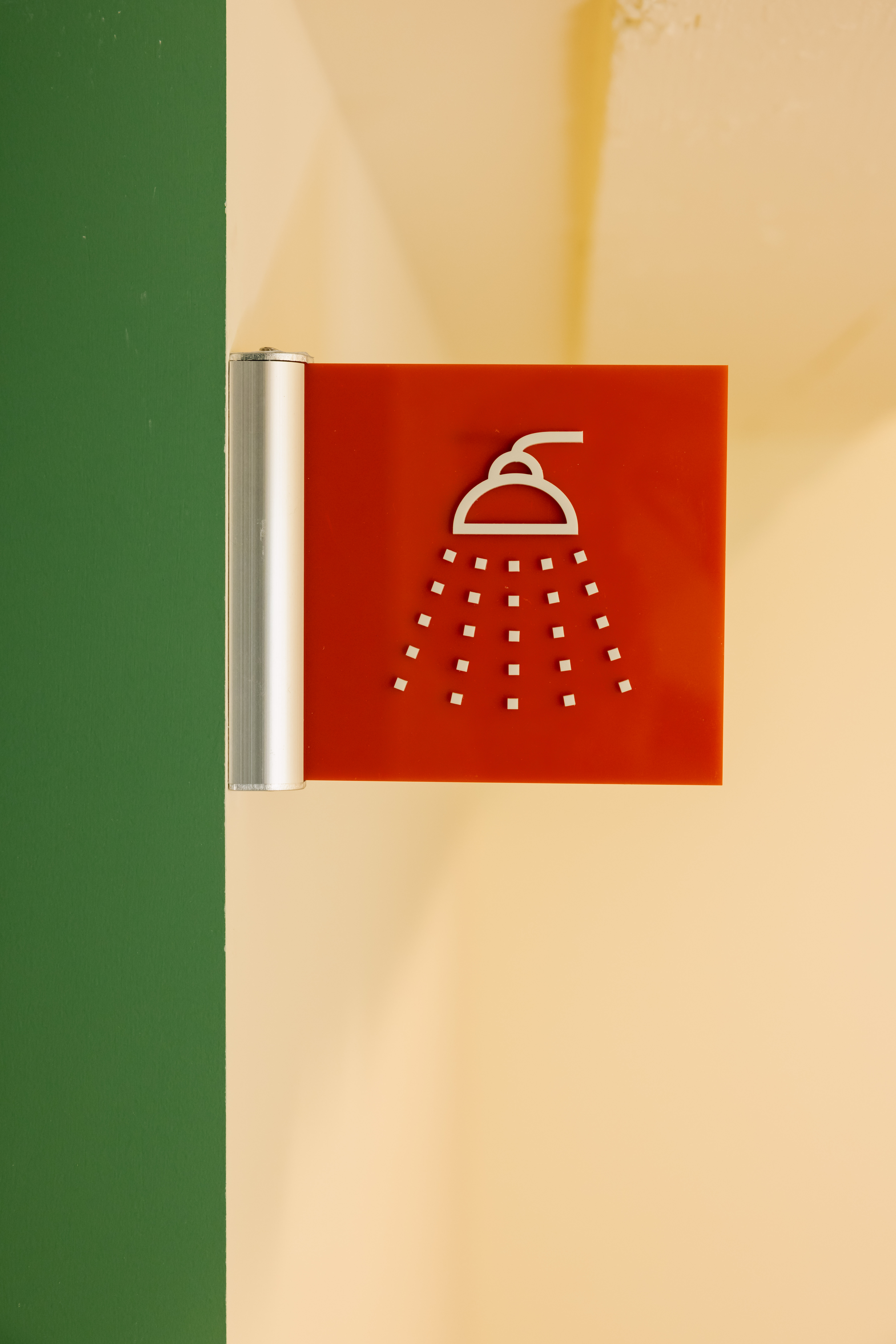 シャワー完備。