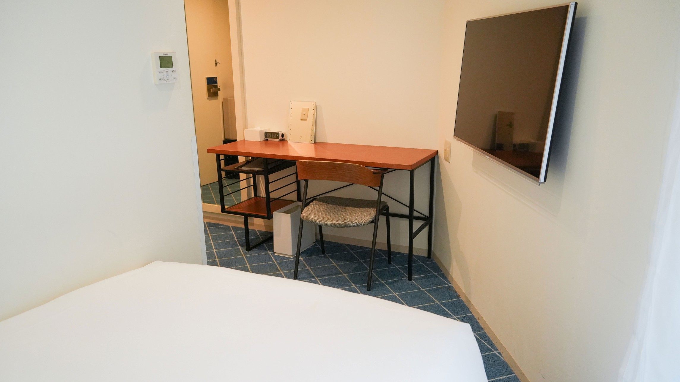 セミダブルルーム（広さ15平米）